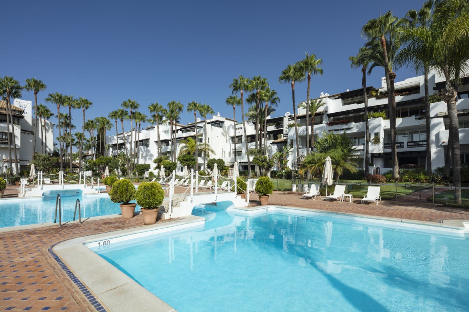 Resale - Apartment - Ground Floor Apartment - Marbella - The Golden Mile