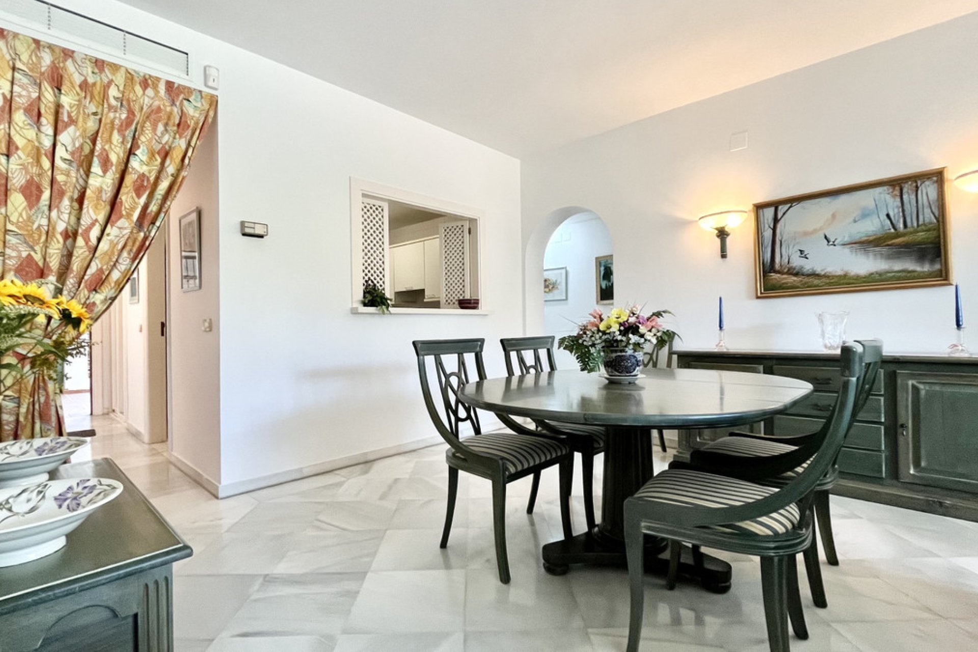 Resale - Apartment - Ground Floor Apartment - Marbella - The Golden Mile