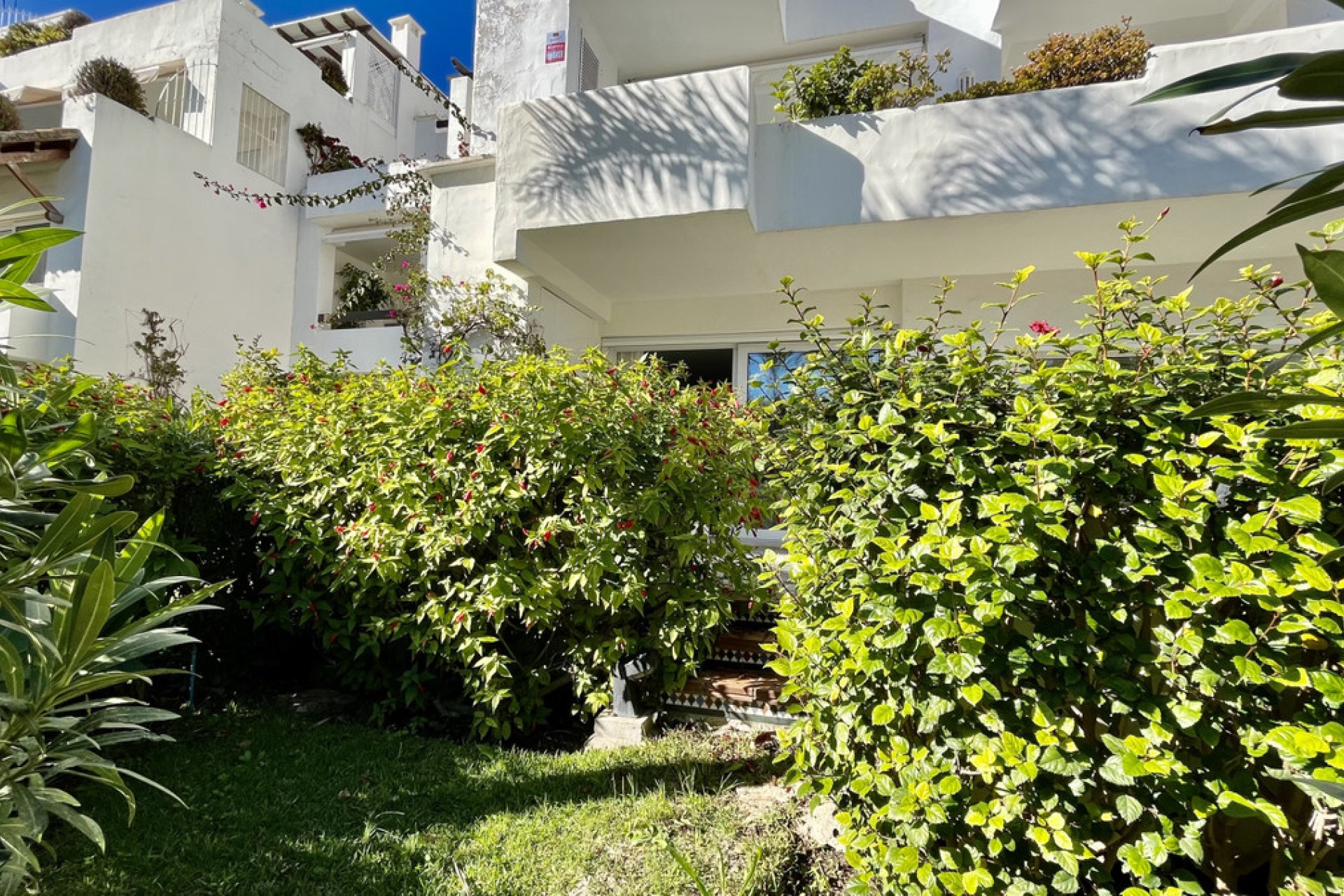 Resale - Apartment - Ground Floor Apartment - Marbella - The Golden Mile