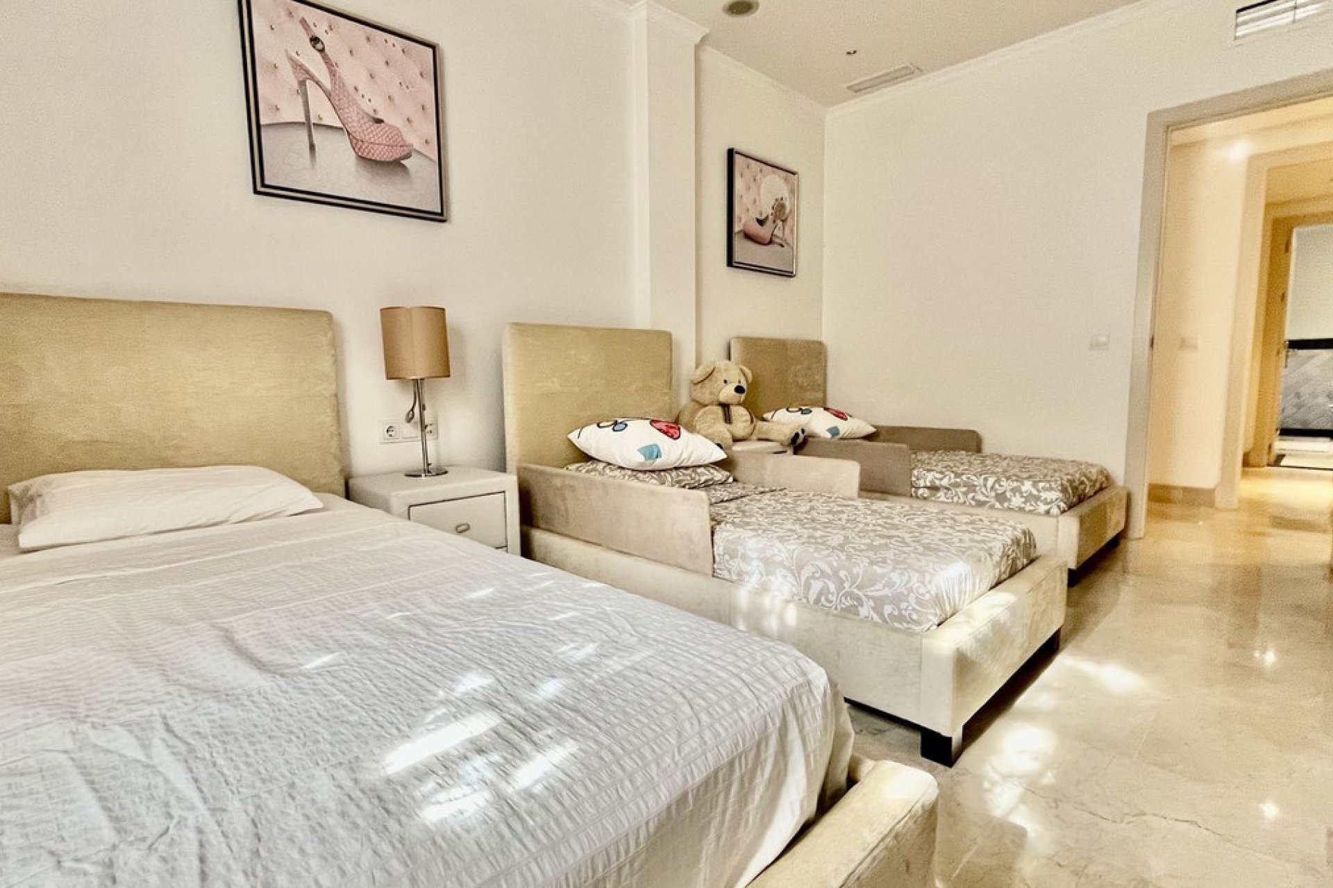 Resale - Apartment - Ground Floor Apartment - Marbella - The Golden Mile