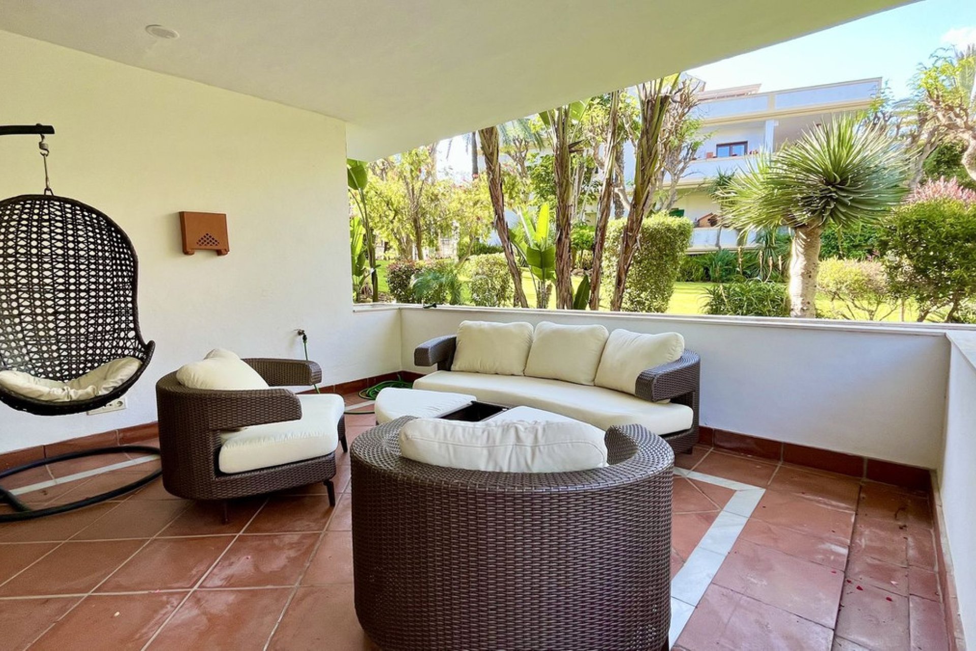 Resale - Apartment - Ground Floor Apartment - Marbella - The Golden Mile