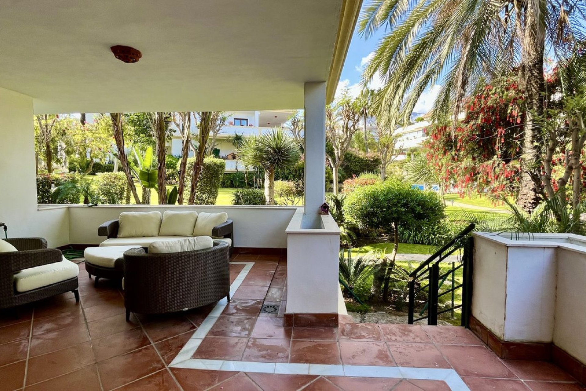 Resale - Apartment - Ground Floor Apartment - Marbella - The Golden Mile