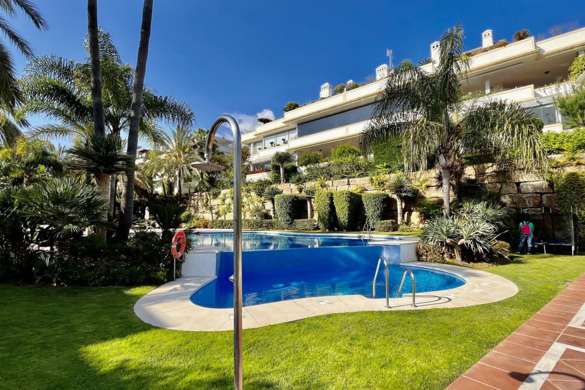 Resale - Apartment - Ground Floor Apartment - Marbella - The Golden Mile