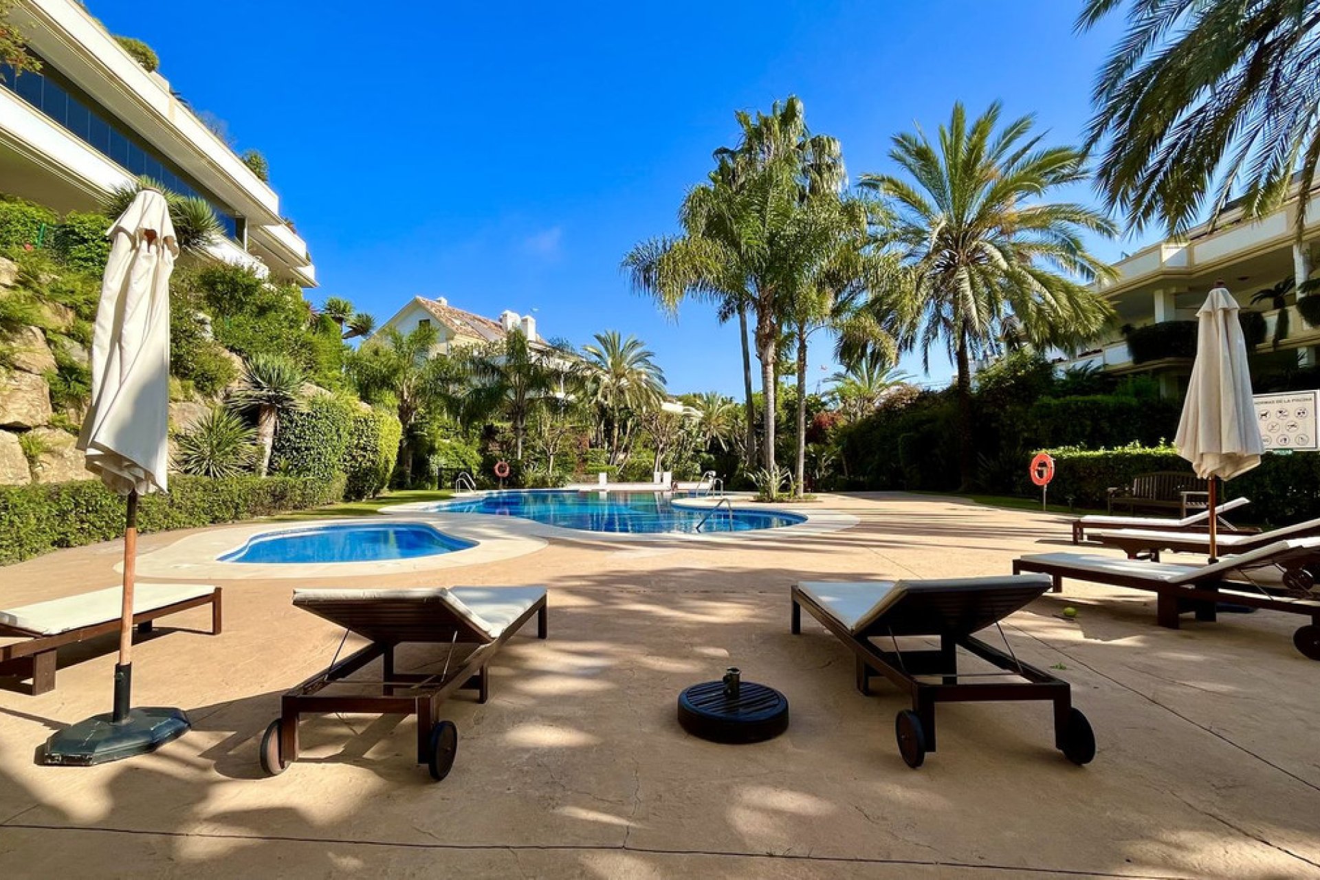 Resale - Apartment - Ground Floor Apartment - Marbella - The Golden Mile