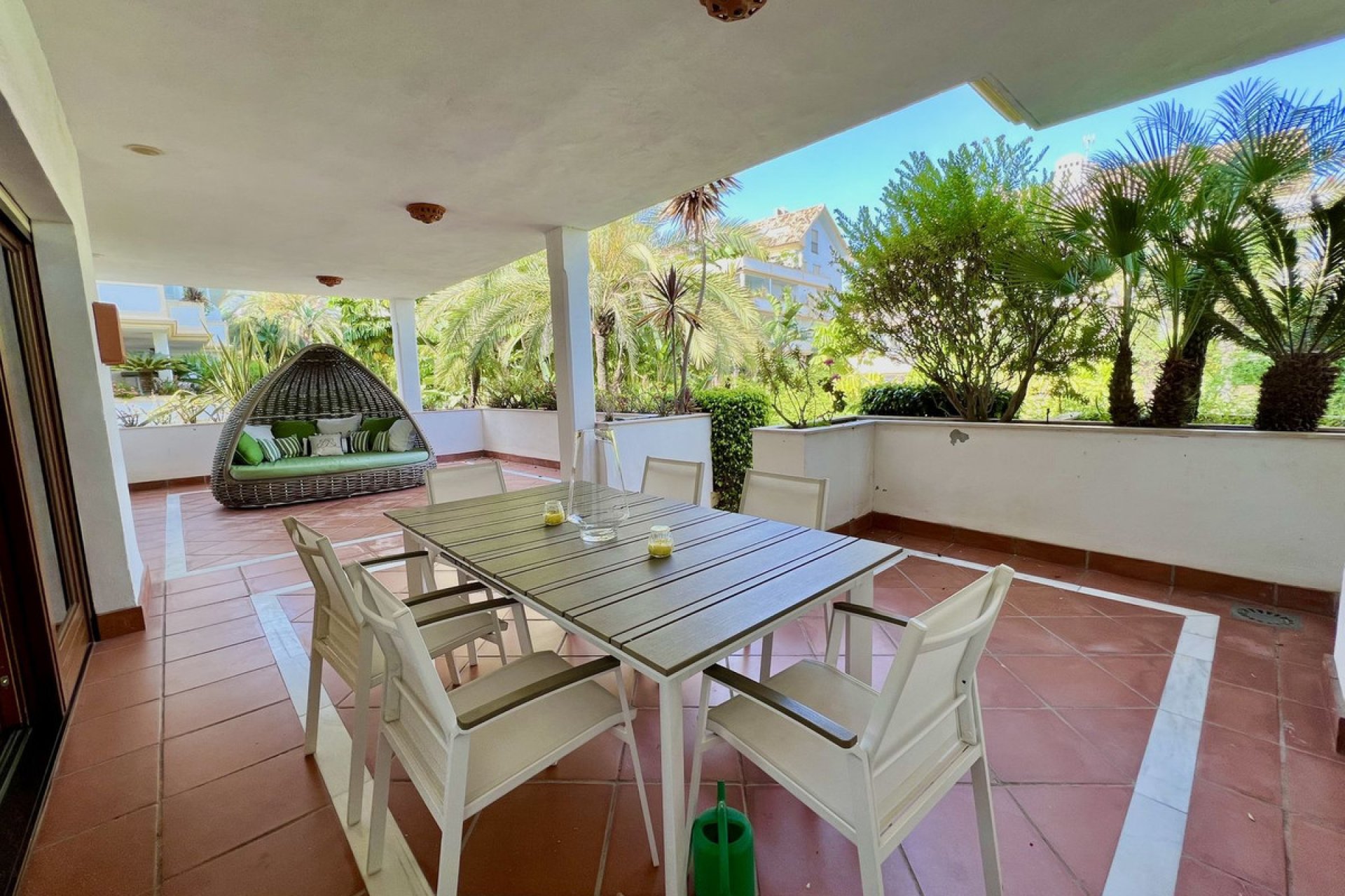 Resale - Apartment - Ground Floor Apartment - Marbella - The Golden Mile