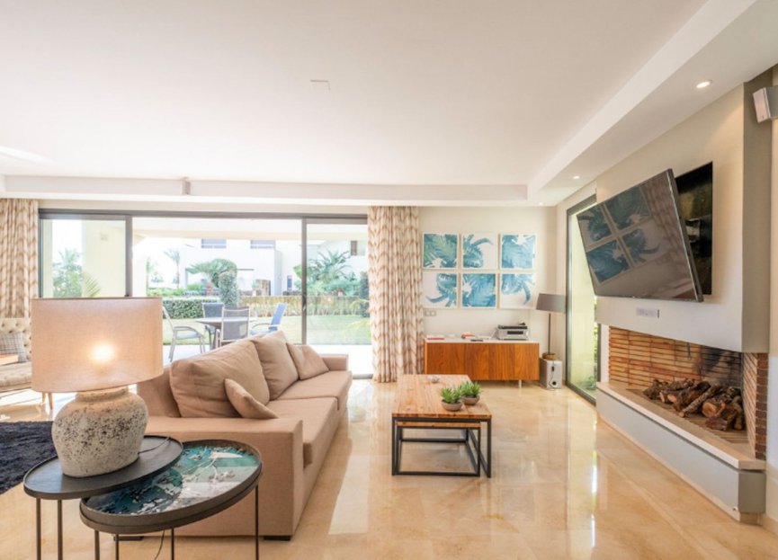 Resale - Apartment - Ground Floor Apartment - Marbella - The Golden Mile