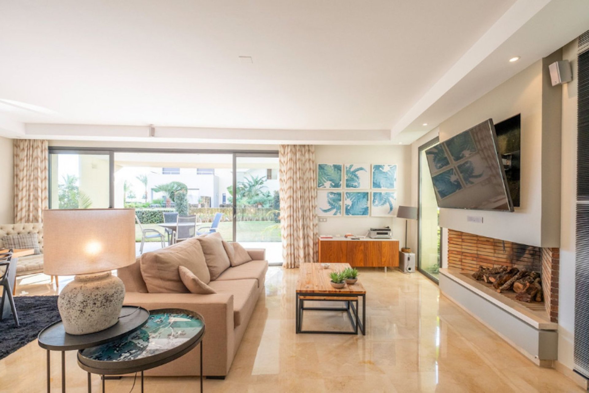 Resale - Apartment - Ground Floor Apartment - Marbella - The Golden Mile