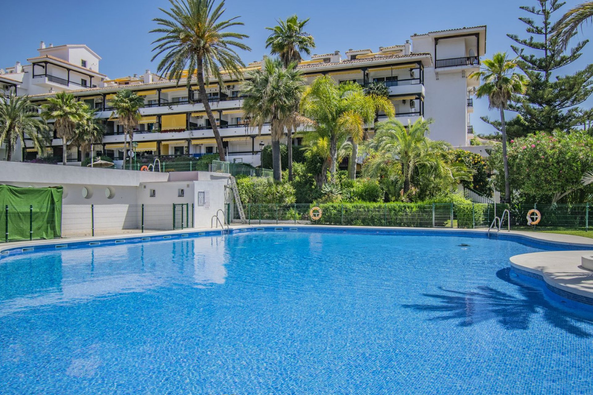 Resale - Apartment - Ground Floor Apartment - Marbella - The Golden Mile