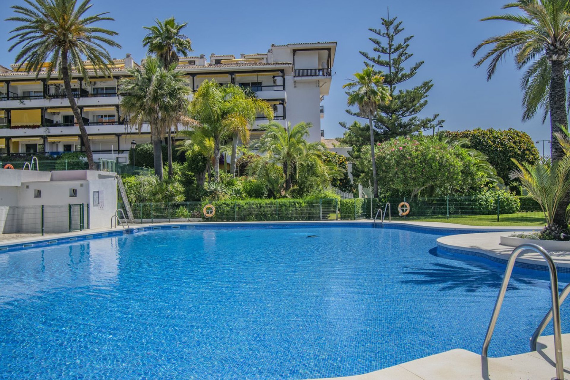 Resale - Apartment - Ground Floor Apartment - Marbella - The Golden Mile