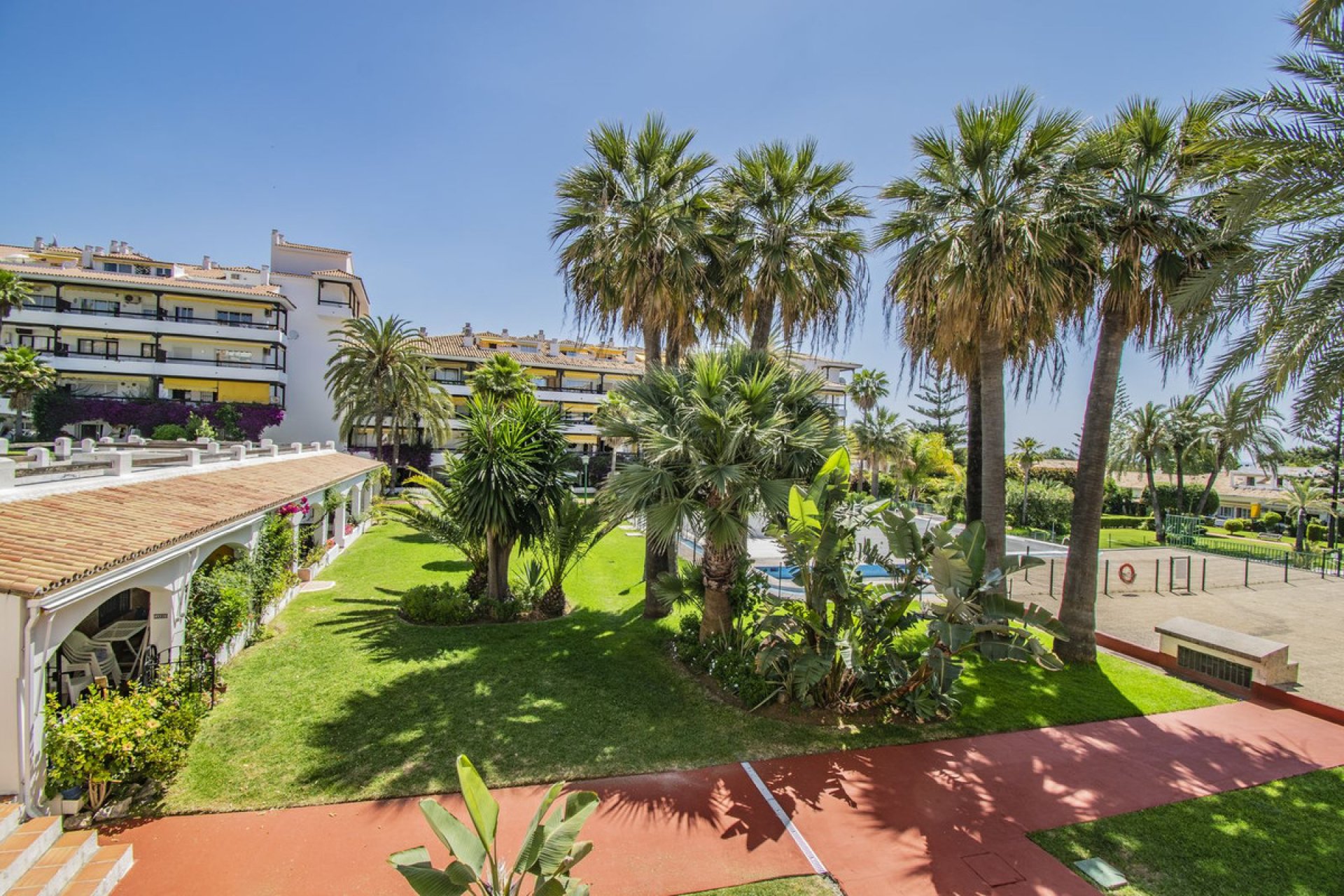 Resale - Apartment - Ground Floor Apartment - Marbella - The Golden Mile