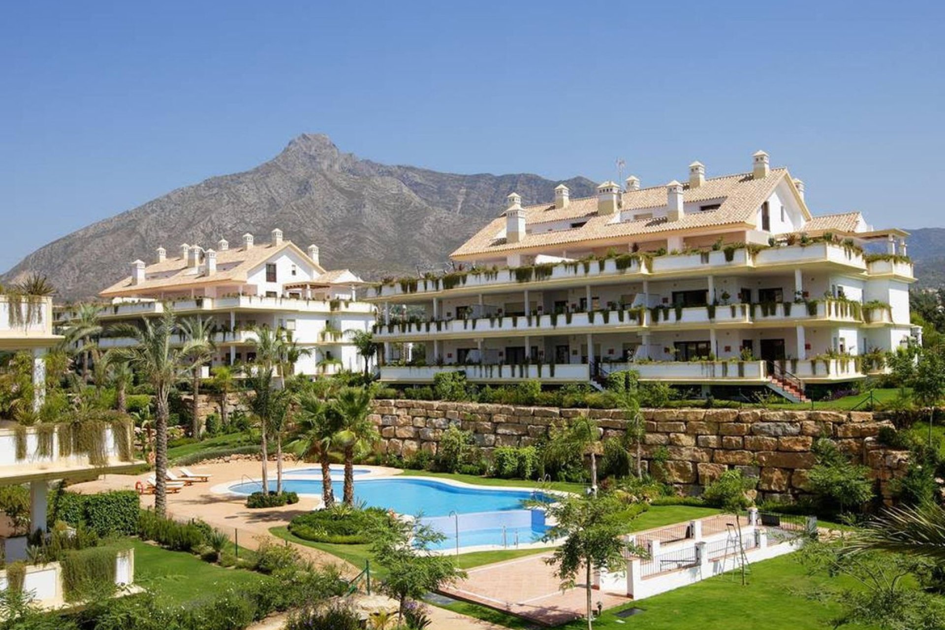 Resale - Apartment - Ground Floor Apartment - Marbella - The Golden Mile