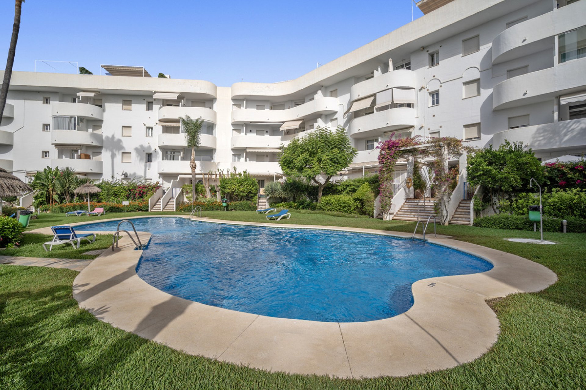 Resale - Apartment - Ground Floor Apartment - Marbella - The Golden Mile