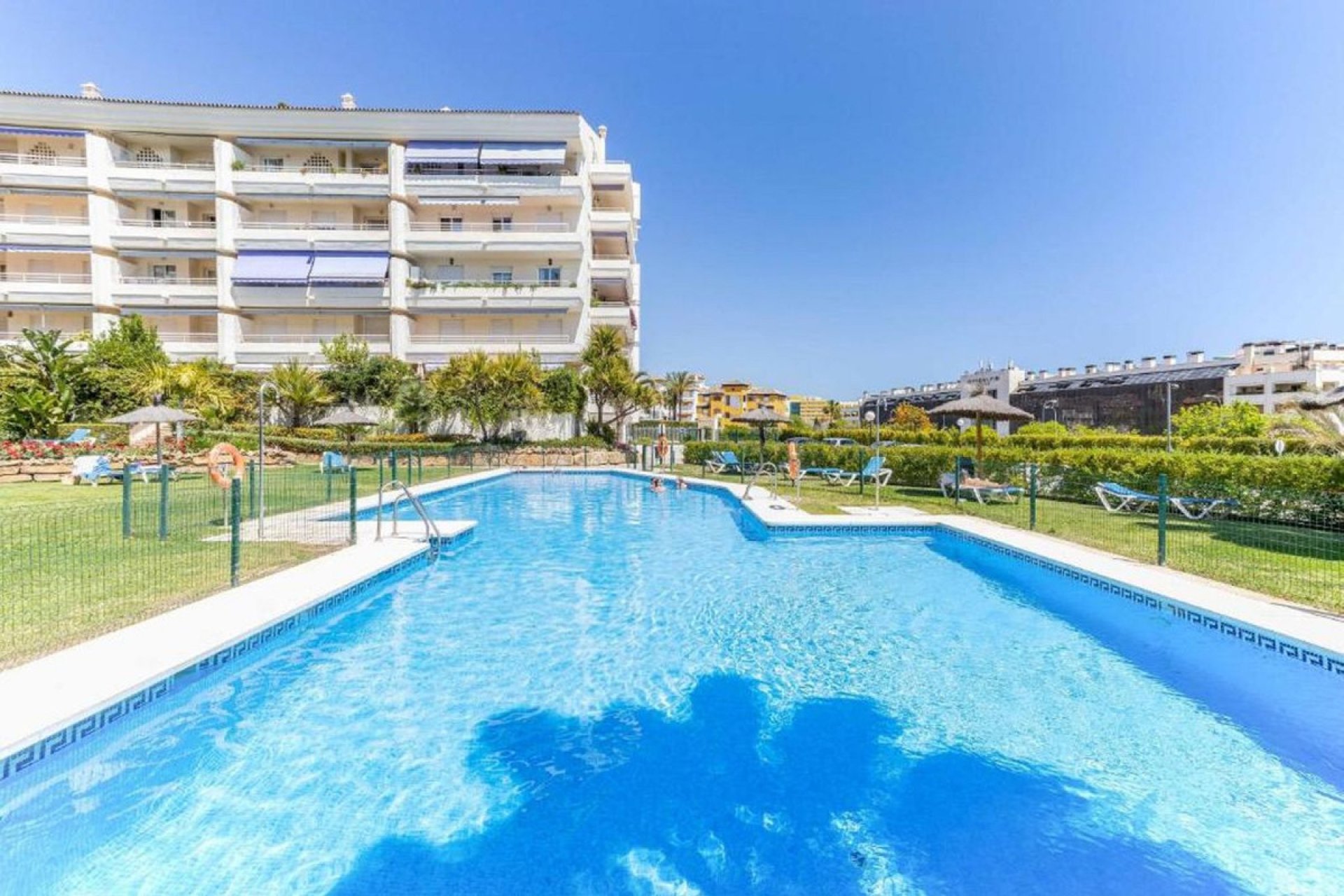 Resale - Apartment - Ground Floor Apartment - Marbella - The Golden Mile