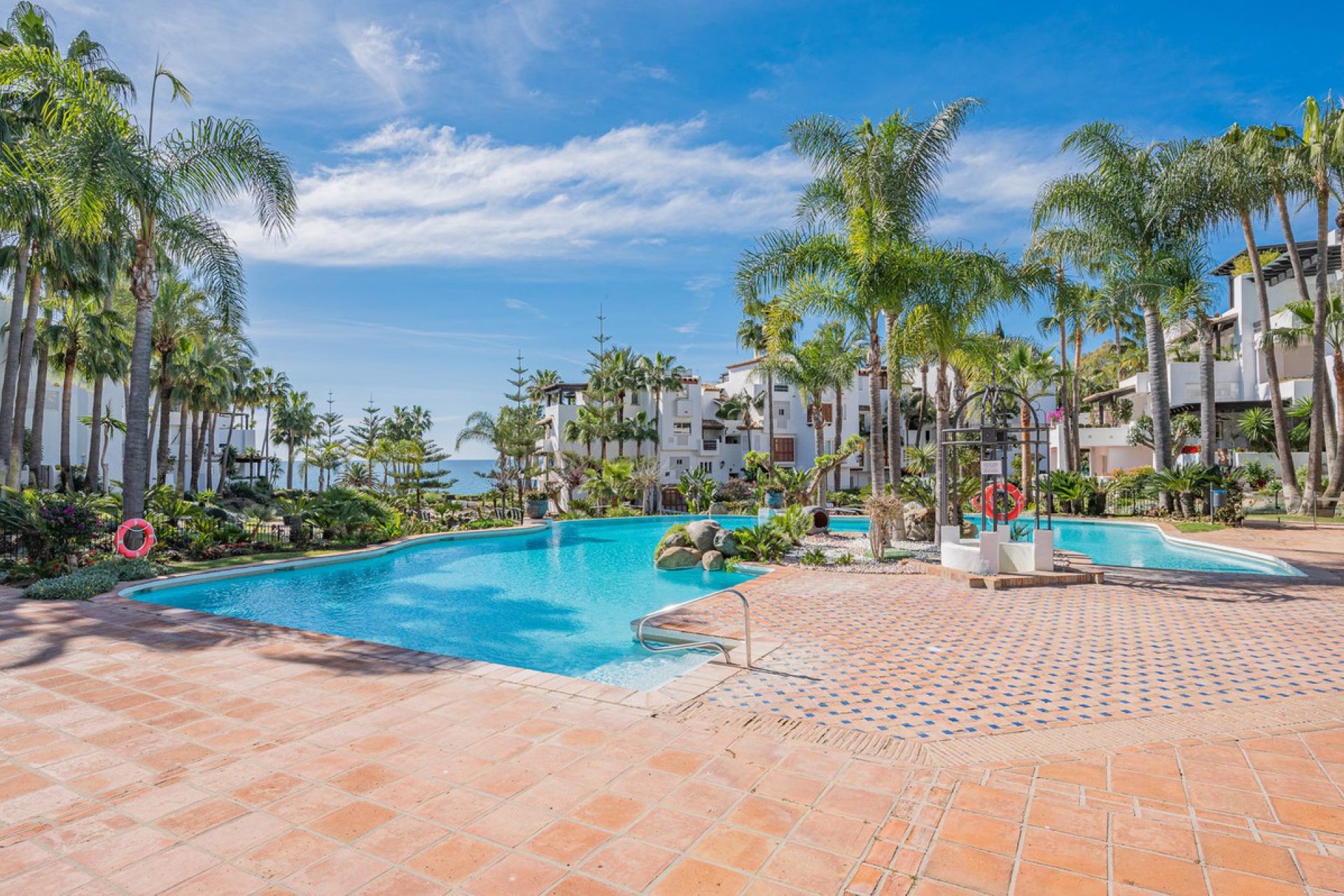 Resale - Apartment - Ground Floor Apartment - Marbella - The Golden Mile