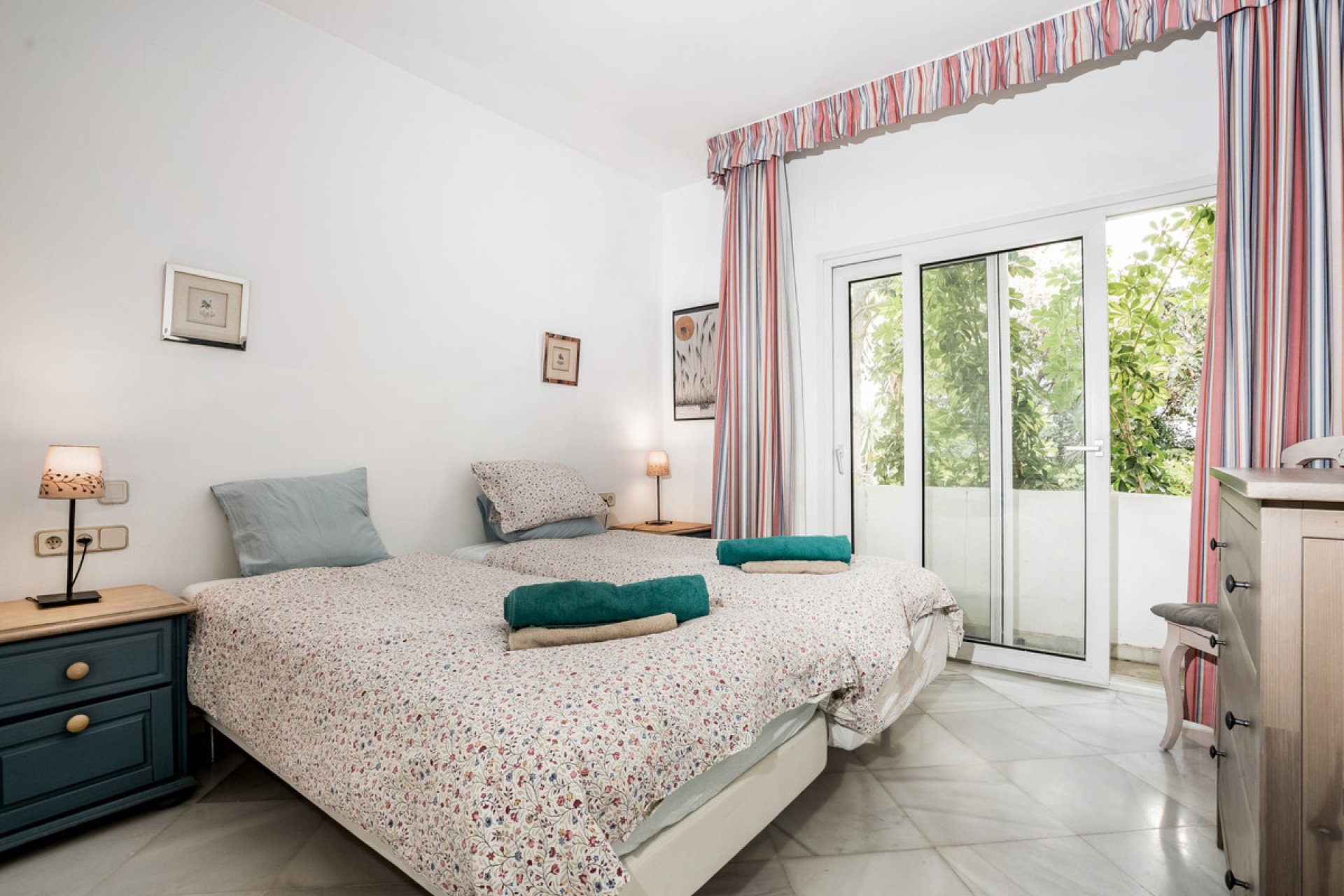 Resale - Apartment - Ground Floor Apartment - Marbella - The Golden Mile