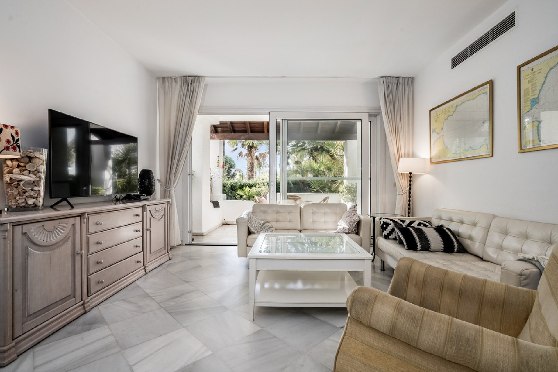 Resale - Apartment - Ground Floor Apartment - Marbella - The Golden Mile