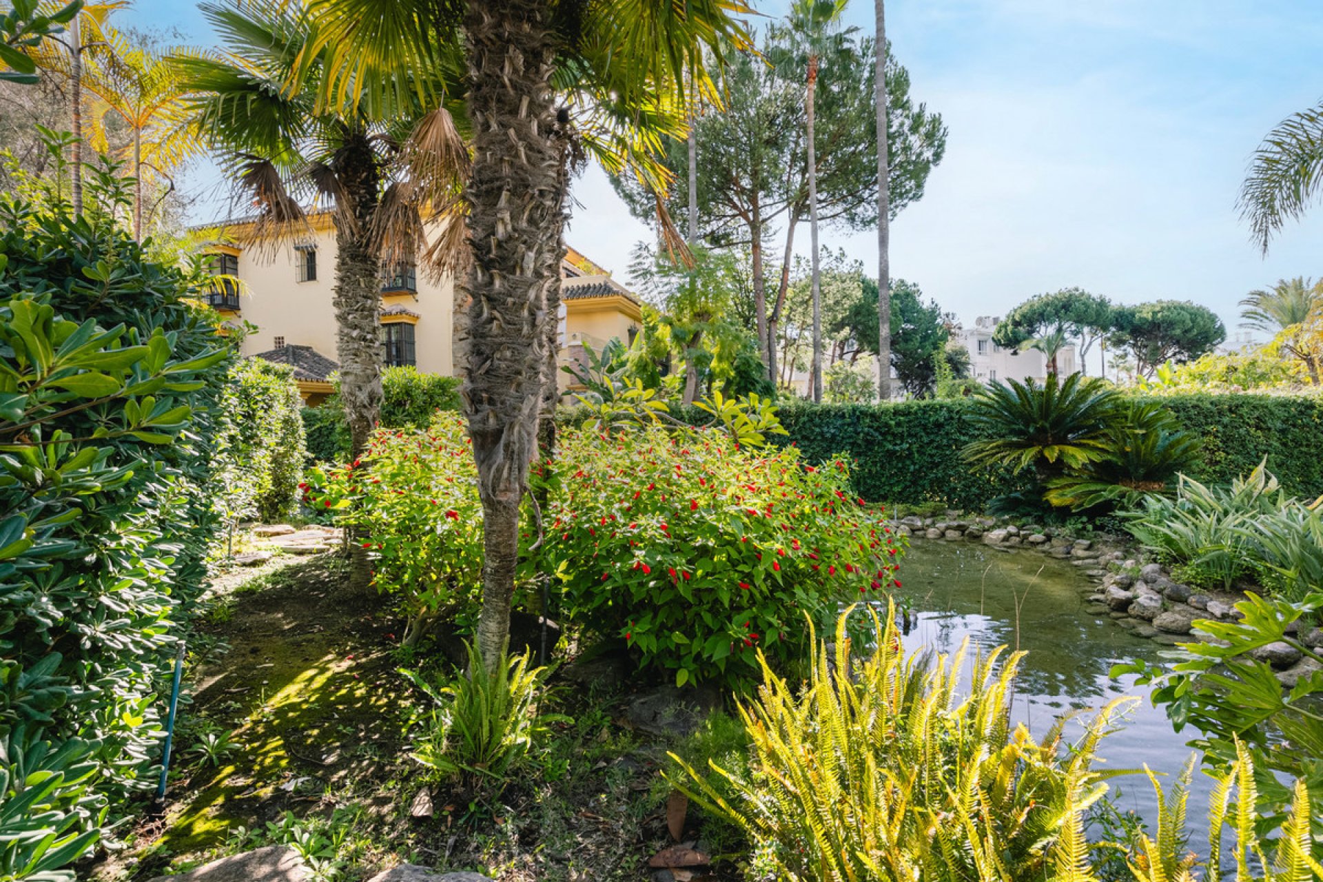 Resale - Apartment - Ground Floor Apartment - Marbella - The Golden Mile