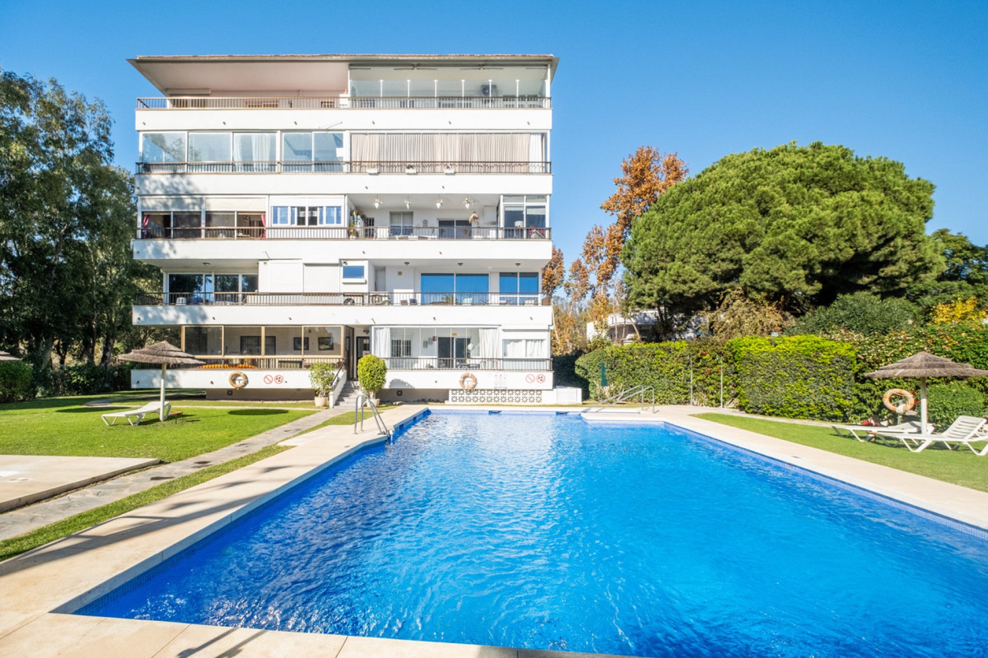 Resale - Apartment - Ground Floor Apartment - Marbella - The Golden Mile