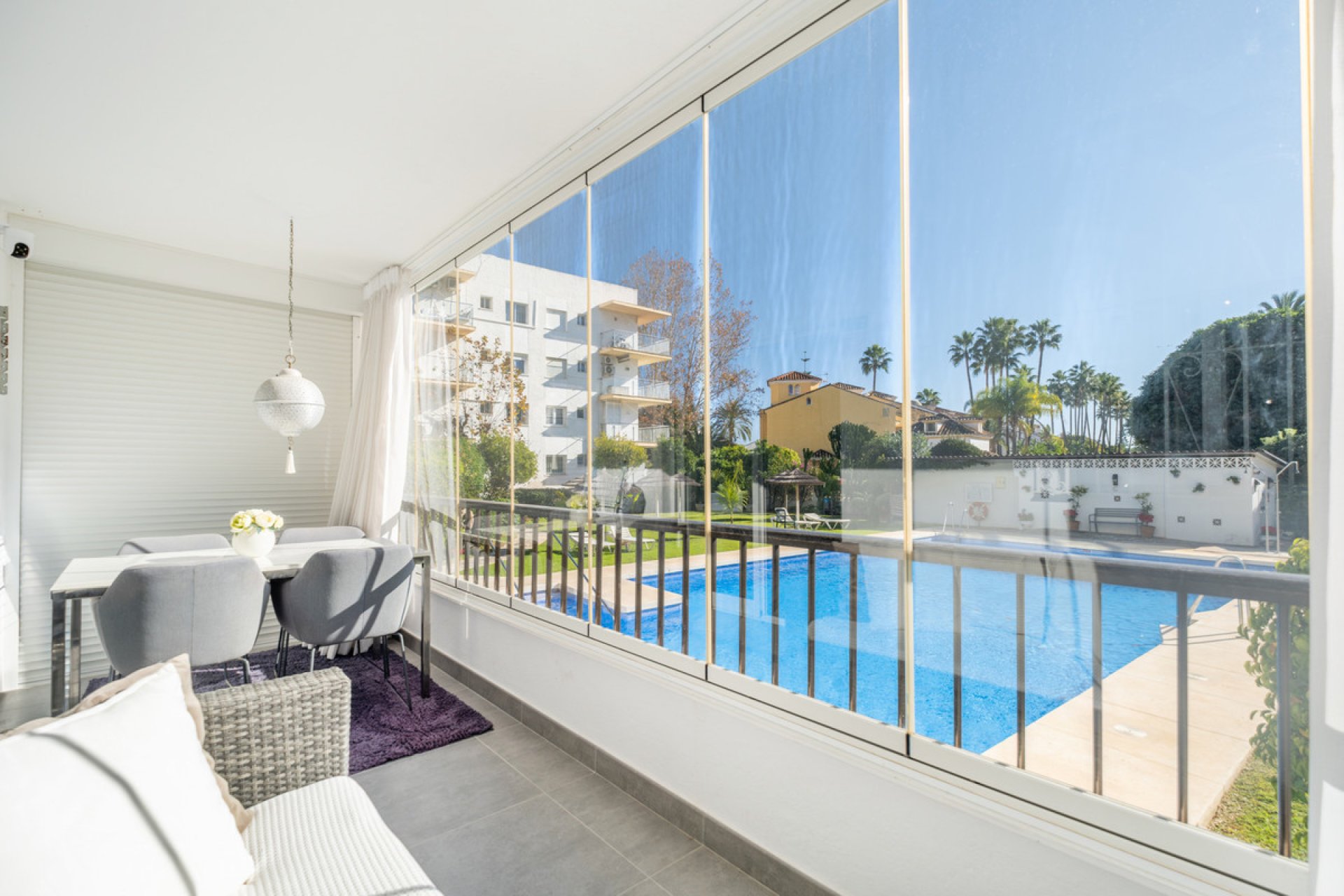 Resale - Apartment - Ground Floor Apartment - Marbella - The Golden Mile