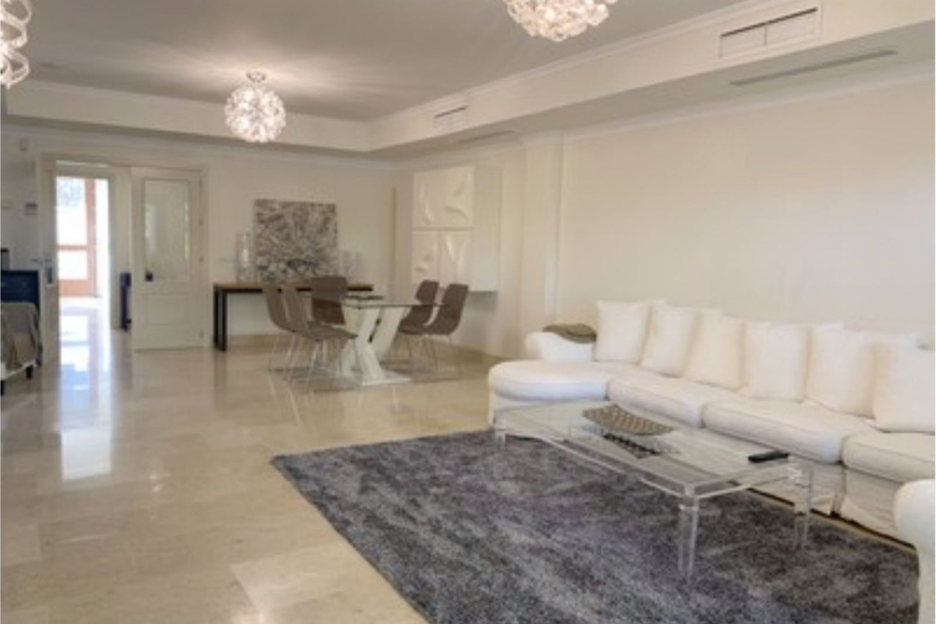 Resale - Apartment - Ground Floor Apartment - Marbella - The Golden Mile