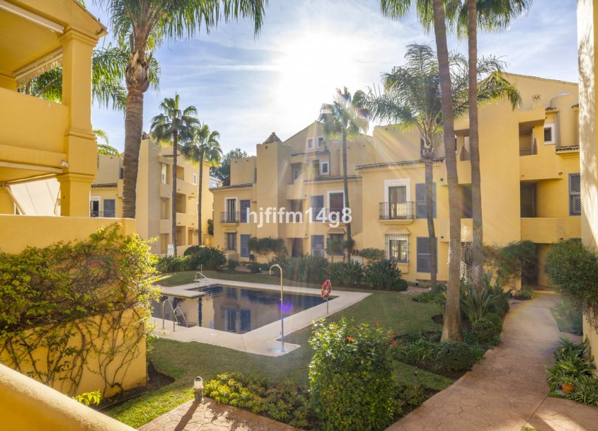 Resale - Apartment - Ground Floor Apartment - Marbella - The Golden Mile