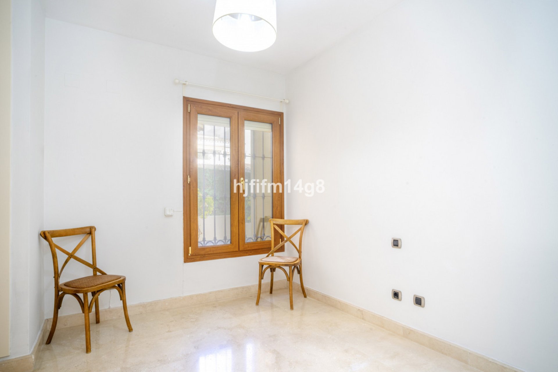 Resale - Apartment - Ground Floor Apartment - Marbella - The Golden Mile