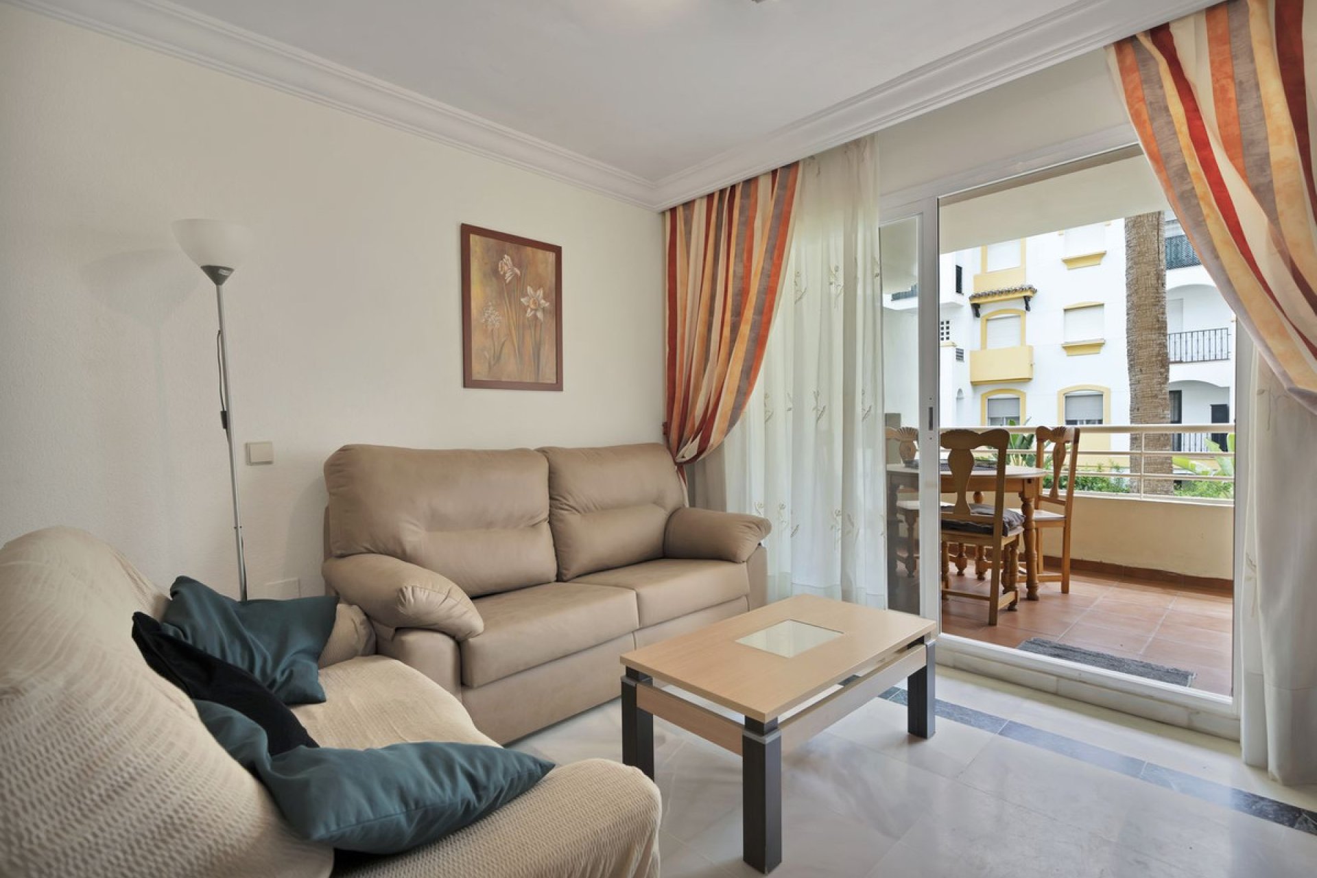 Resale - Apartment - Ground Floor Apartment - Marbella - The Golden Mile