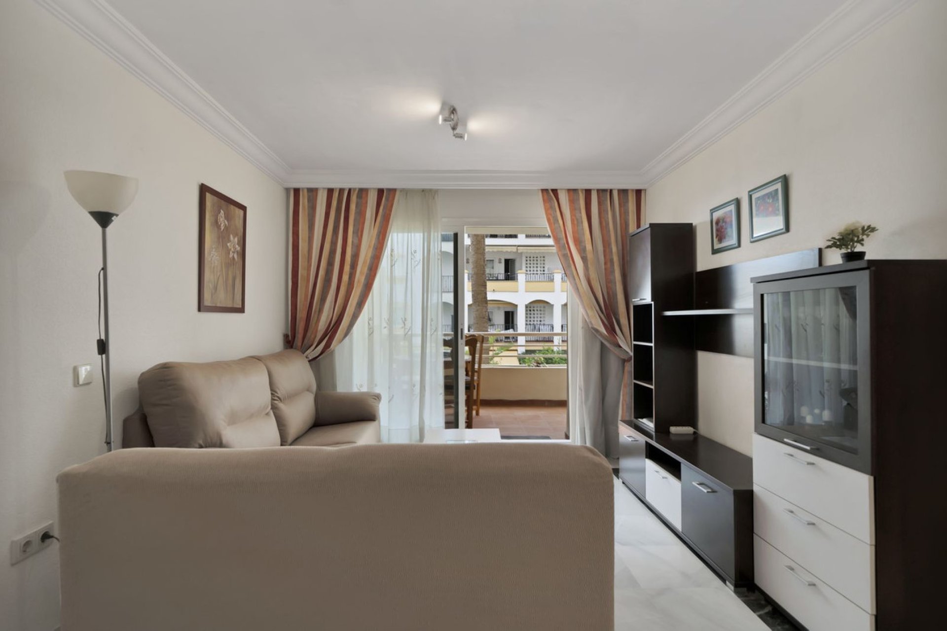 Resale - Apartment - Ground Floor Apartment - Marbella - The Golden Mile