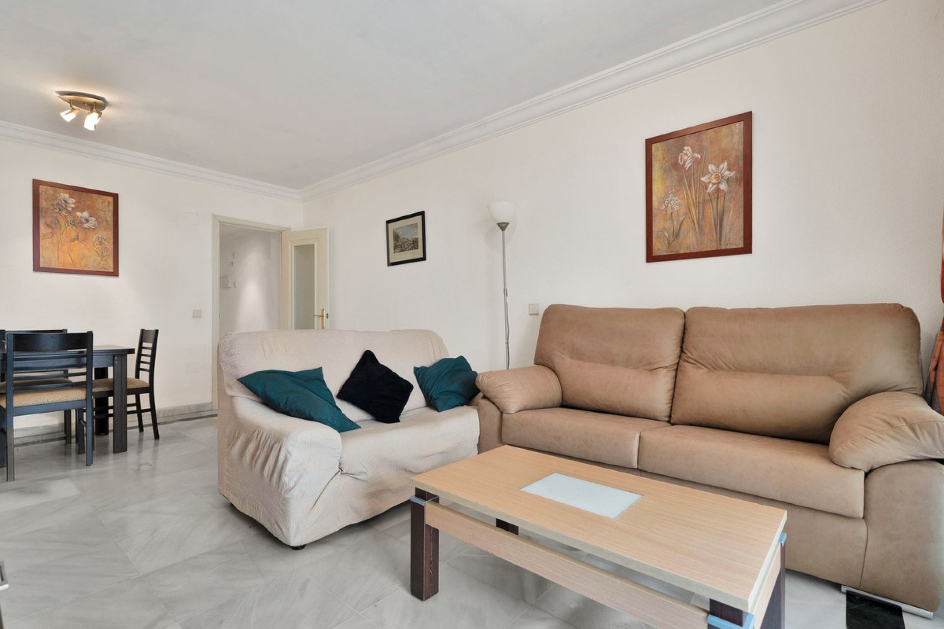 Resale - Apartment - Ground Floor Apartment - Marbella - The Golden Mile