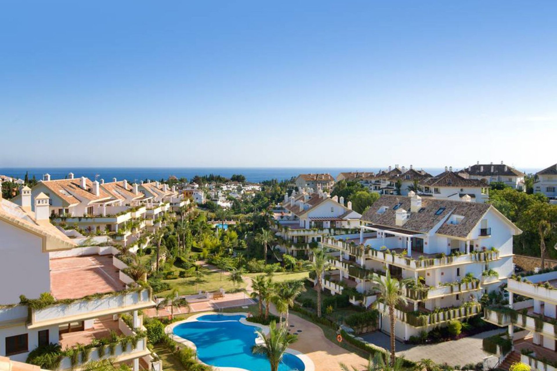 Resale - Apartment - Ground Floor Apartment - Marbella - The Golden Mile