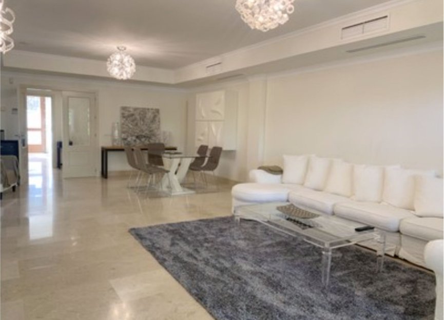 Resale - Apartment - Ground Floor Apartment - Marbella - The Golden Mile