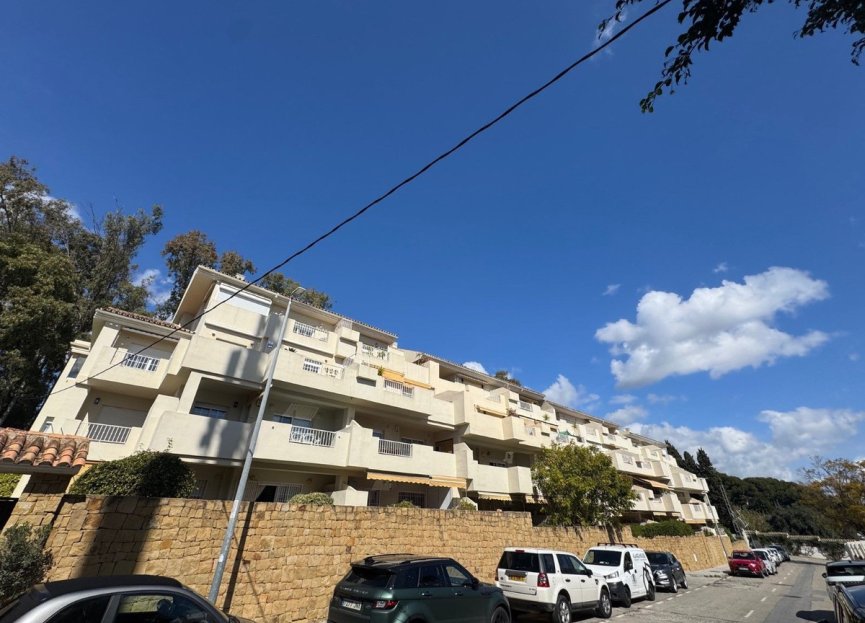 Resale - Apartment - Ground Floor Apartment - Marbella - The Golden Mile