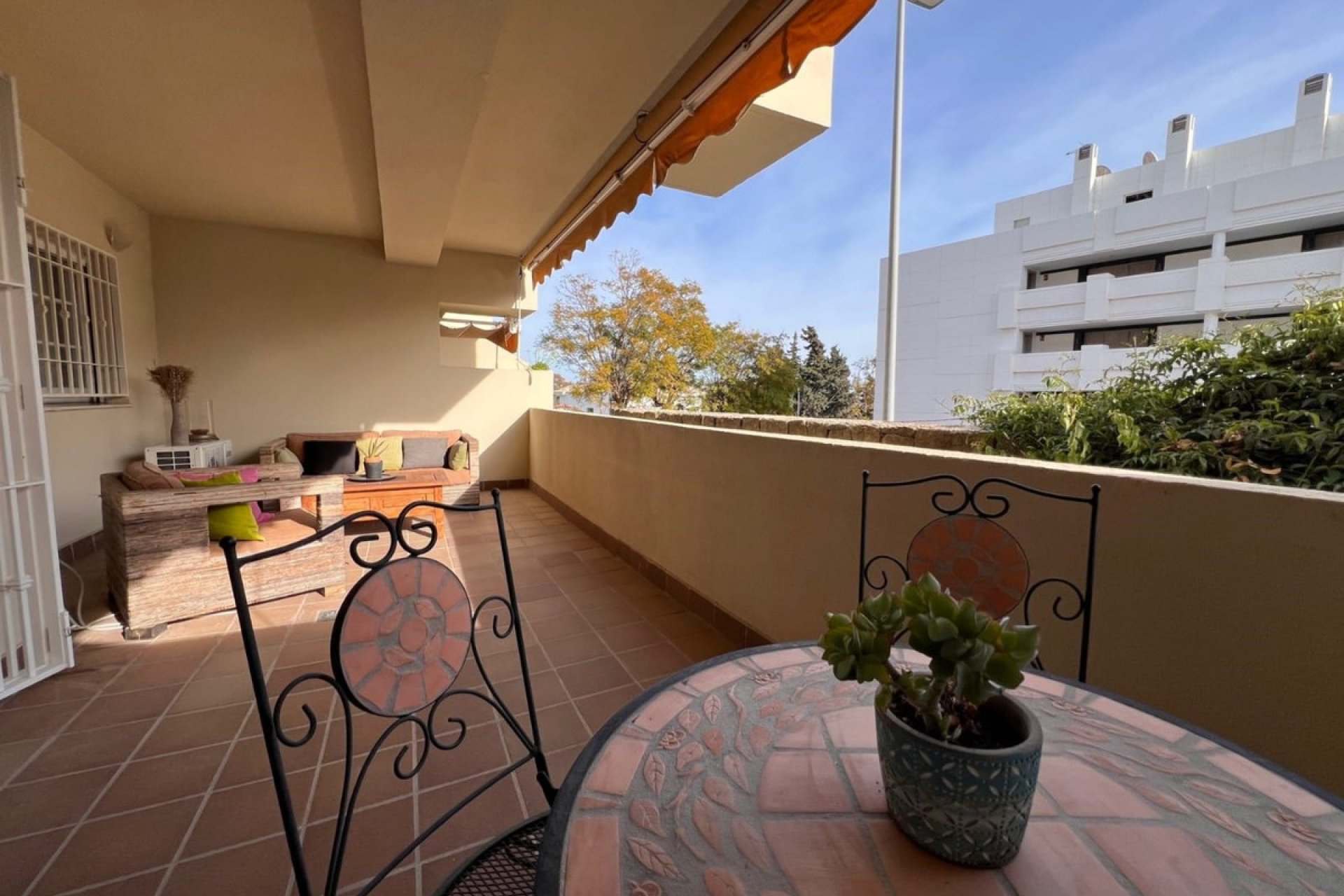 Resale - Apartment - Ground Floor Apartment - Marbella - The Golden Mile