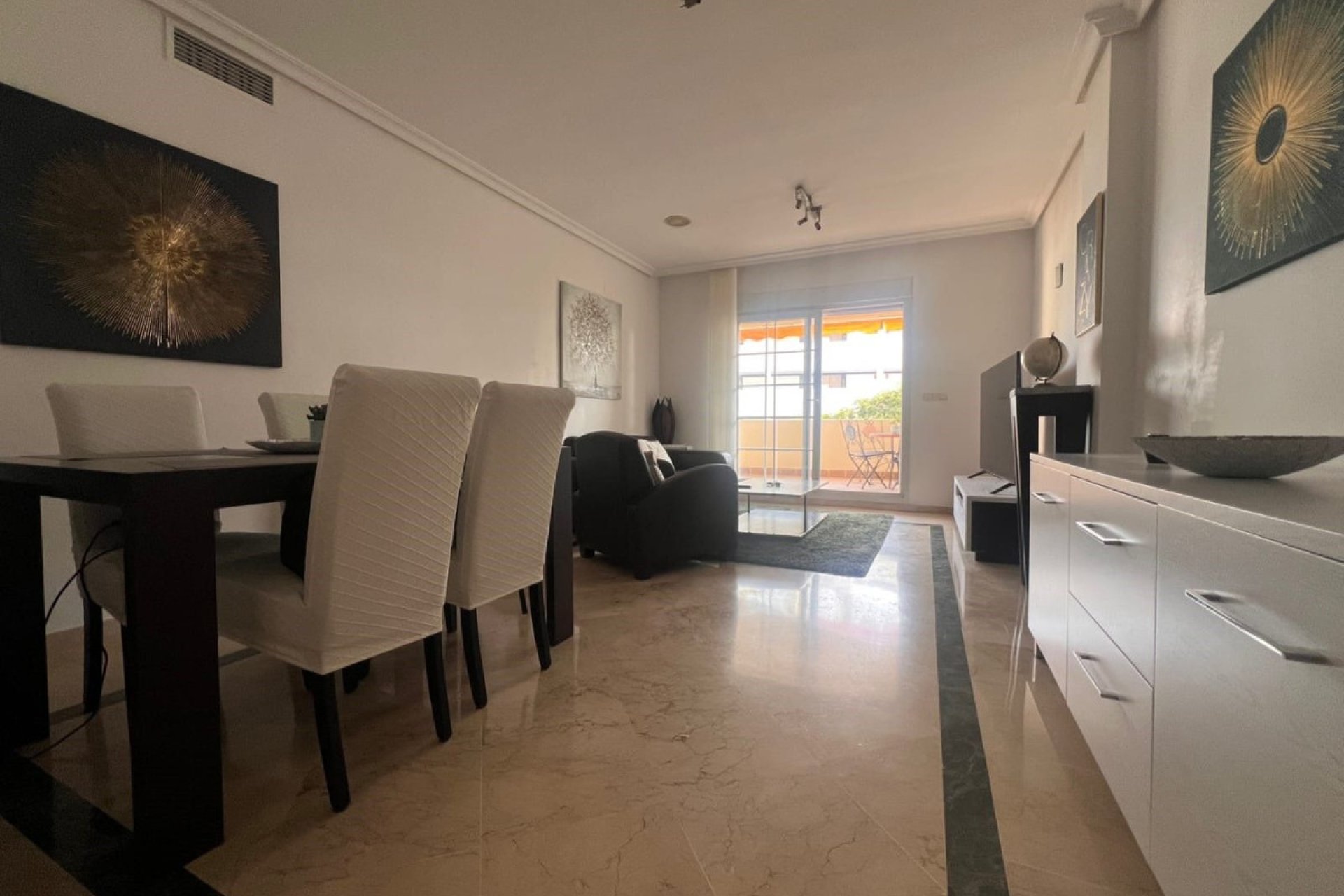 Resale - Apartment - Ground Floor Apartment - Marbella - The Golden Mile