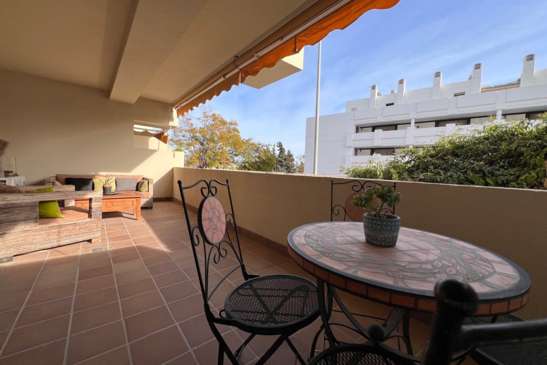 Resale - Apartment - Ground Floor Apartment - Marbella - The Golden Mile