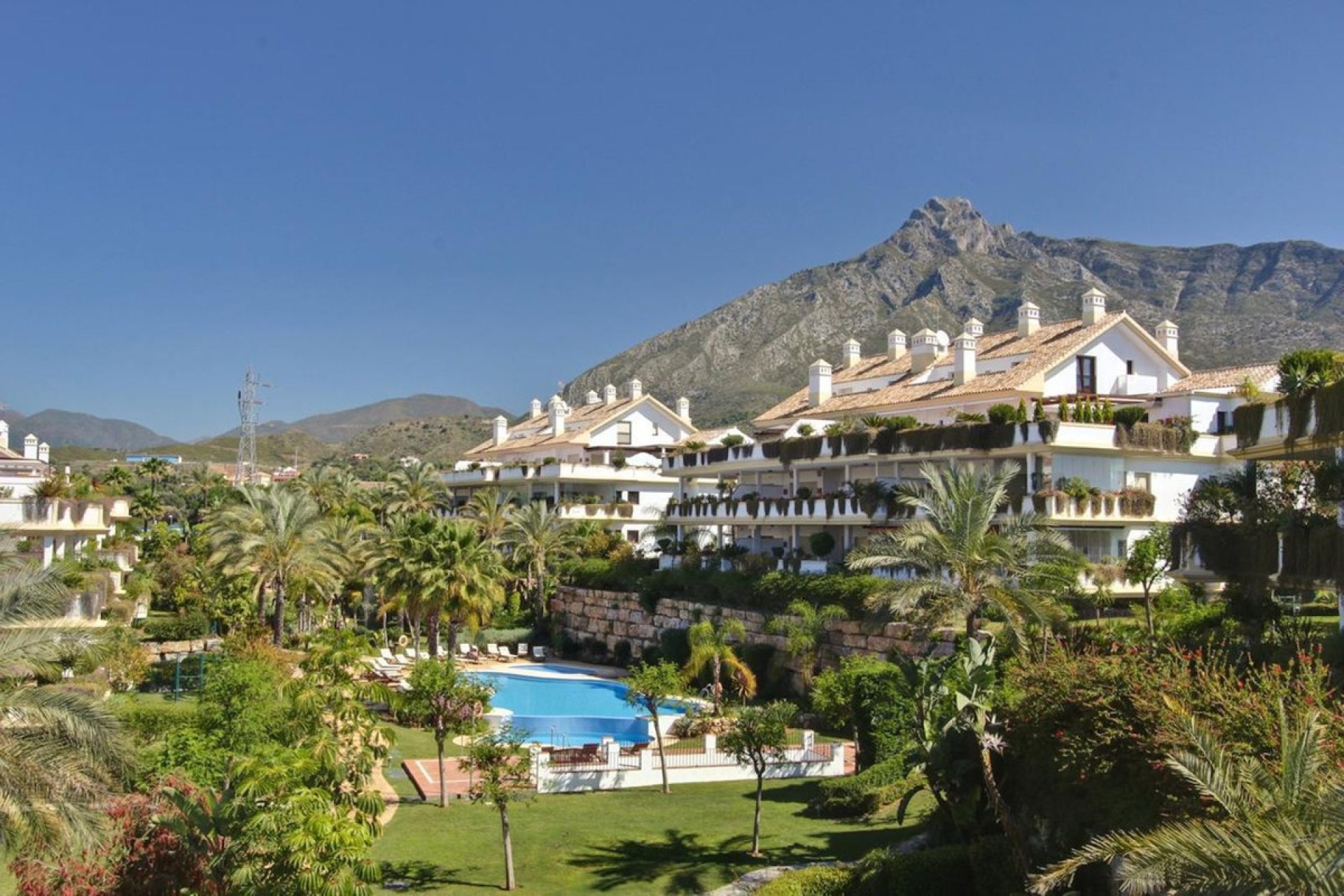 Resale - Apartment - Ground Floor Apartment - Marbella - The Golden Mile