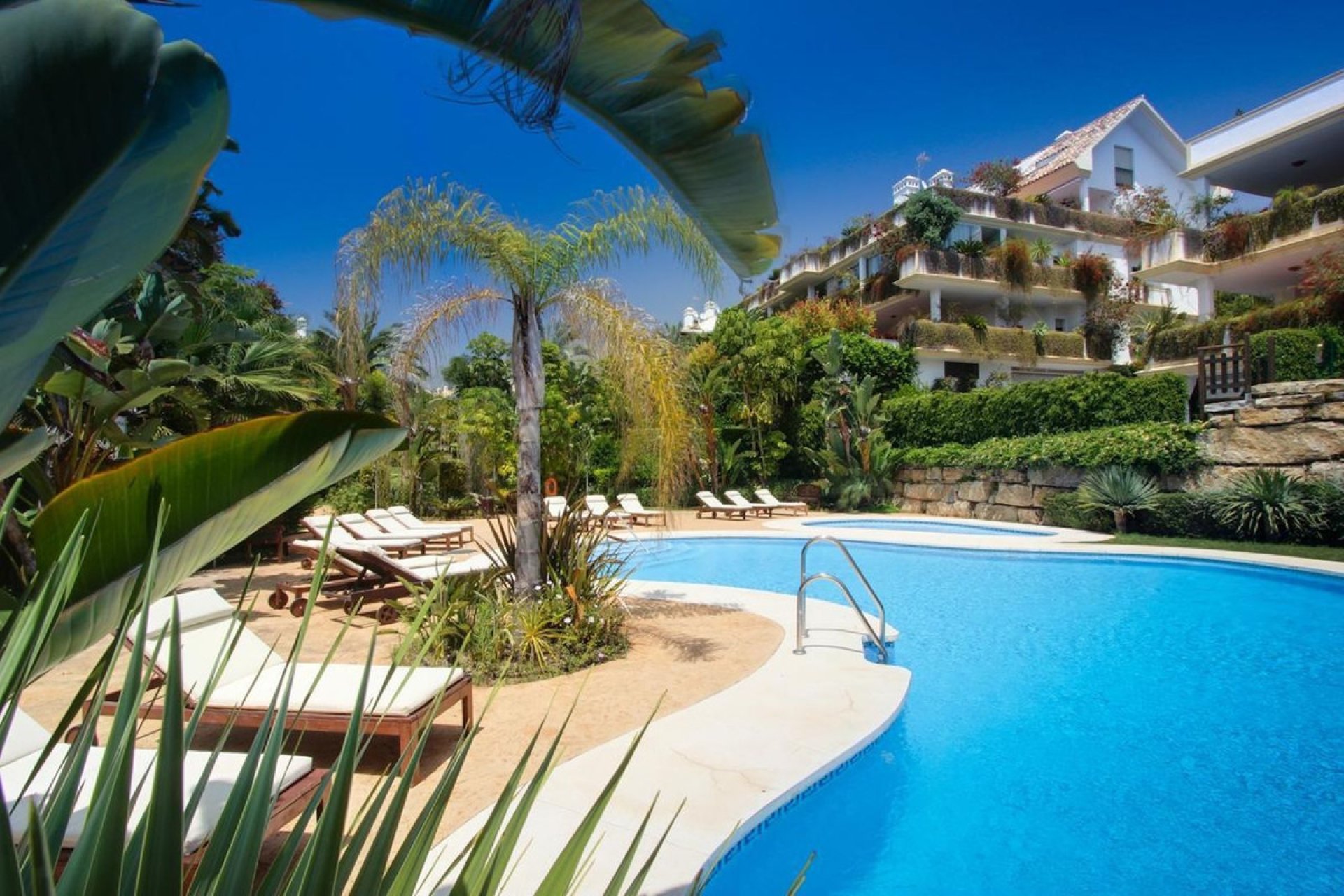 Resale - Apartment - Ground Floor Apartment - Marbella - The Golden Mile