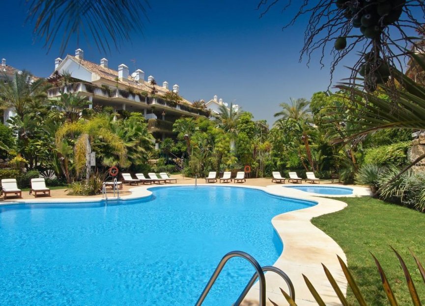 Resale - Apartment - Ground Floor Apartment - Marbella - The Golden Mile