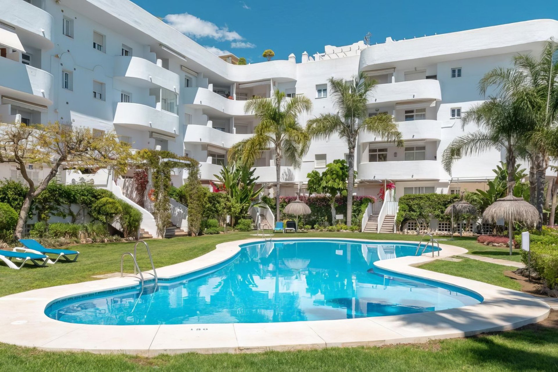 Resale - Apartment - Ground Floor Apartment - Marbella - The Golden Mile