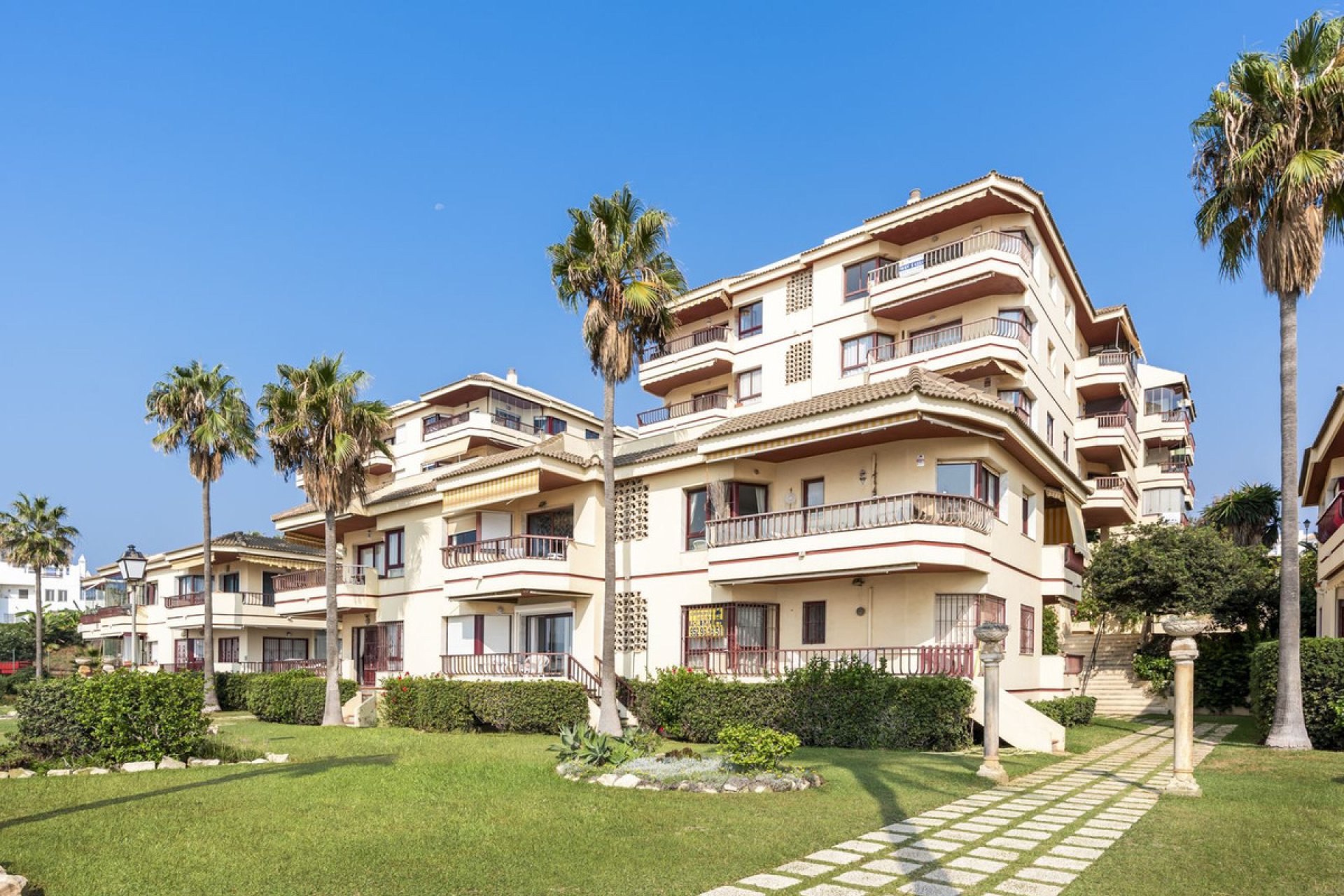 Resale - Apartment - Ground Floor Apartment - Mijas - Calahonda