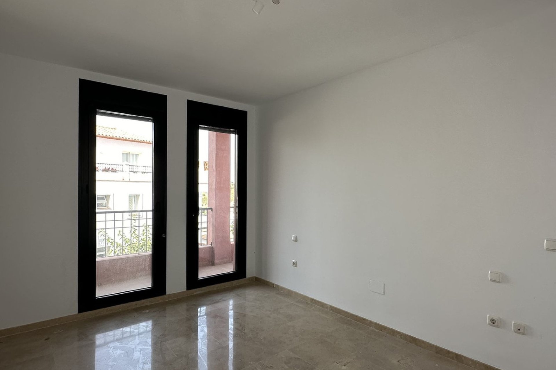 Resale - Apartment - Ground Floor Apartment - Mijas - Calahonda