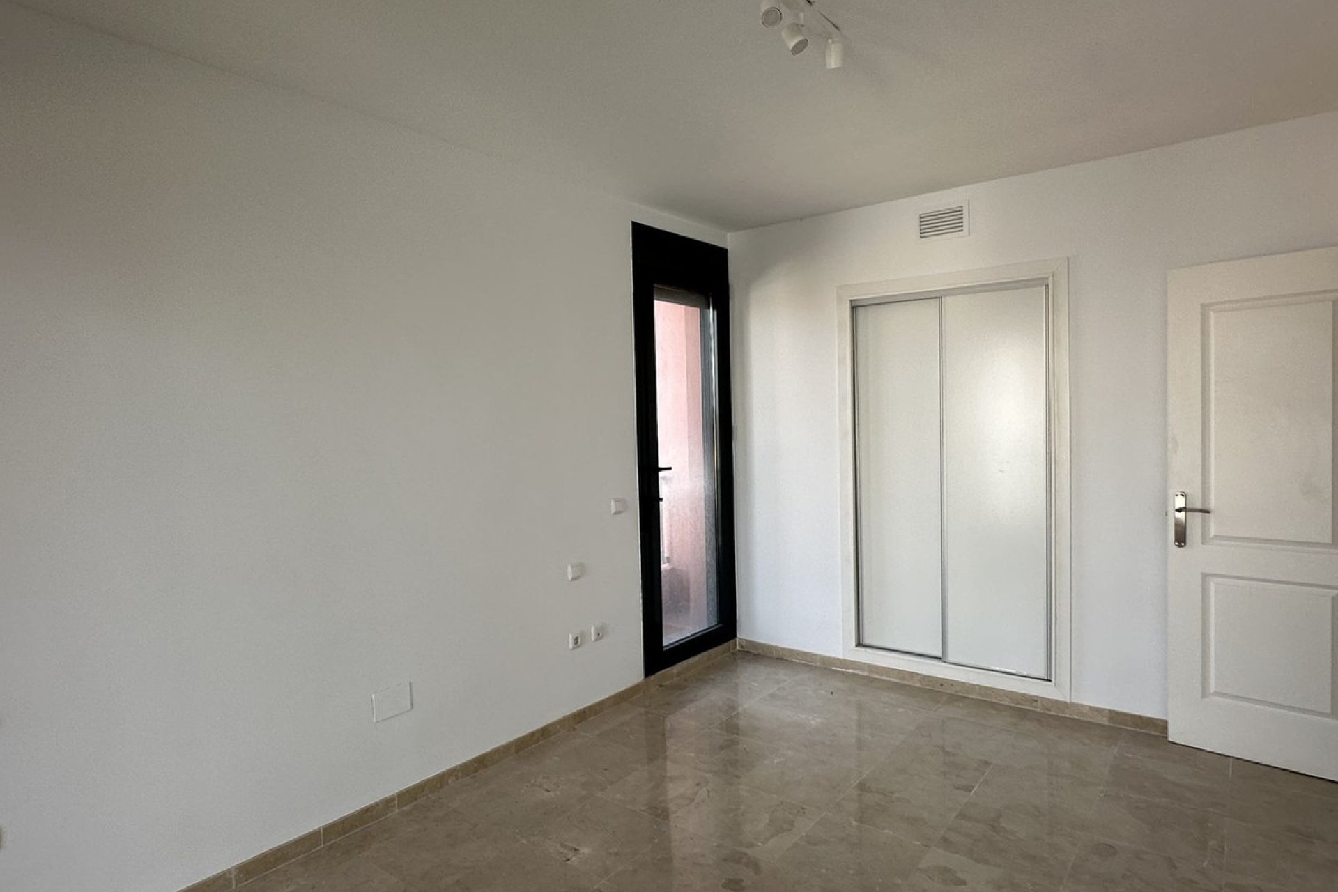 Resale - Apartment - Ground Floor Apartment - Mijas - Calahonda