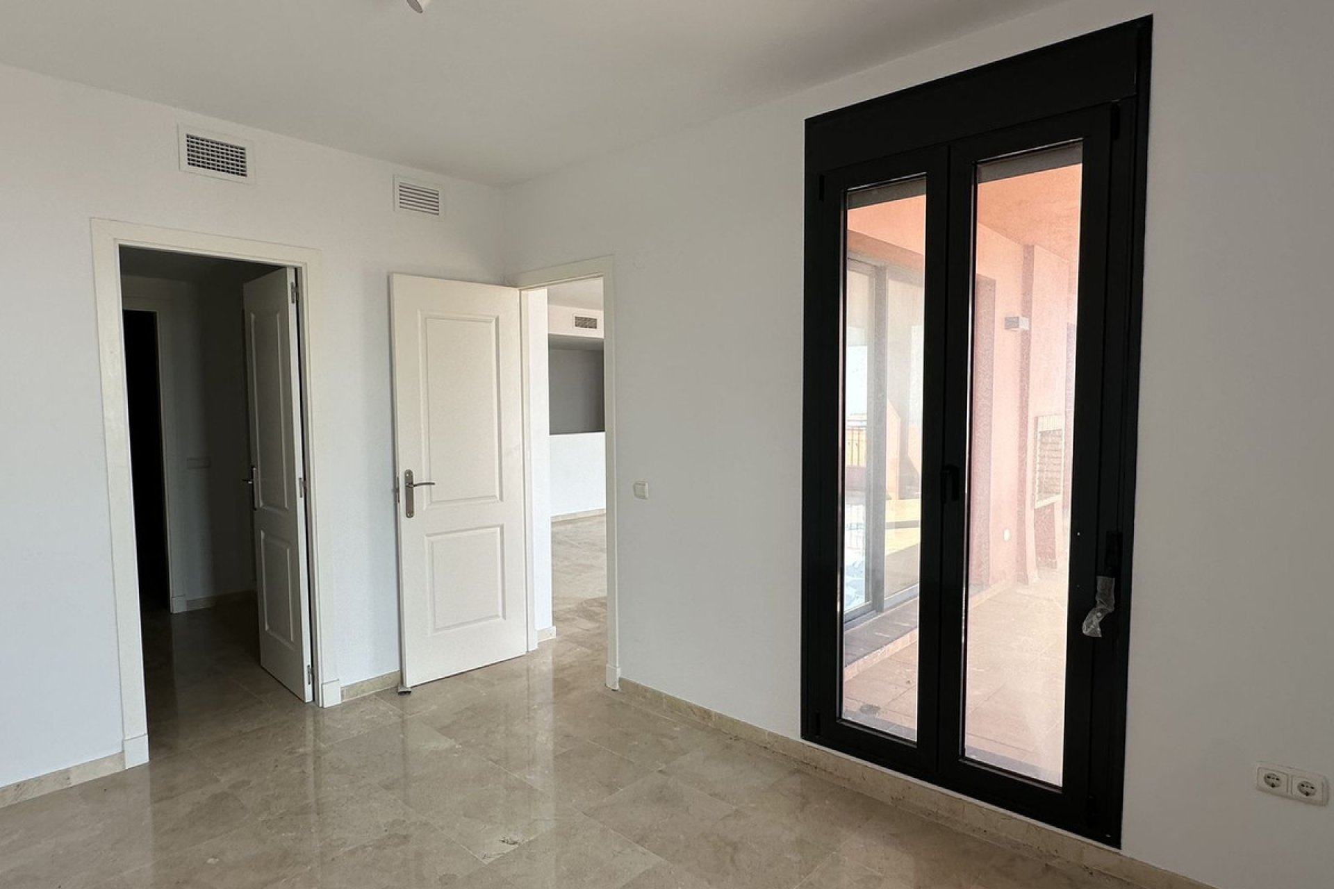 Resale - Apartment - Ground Floor Apartment - Mijas - Calahonda