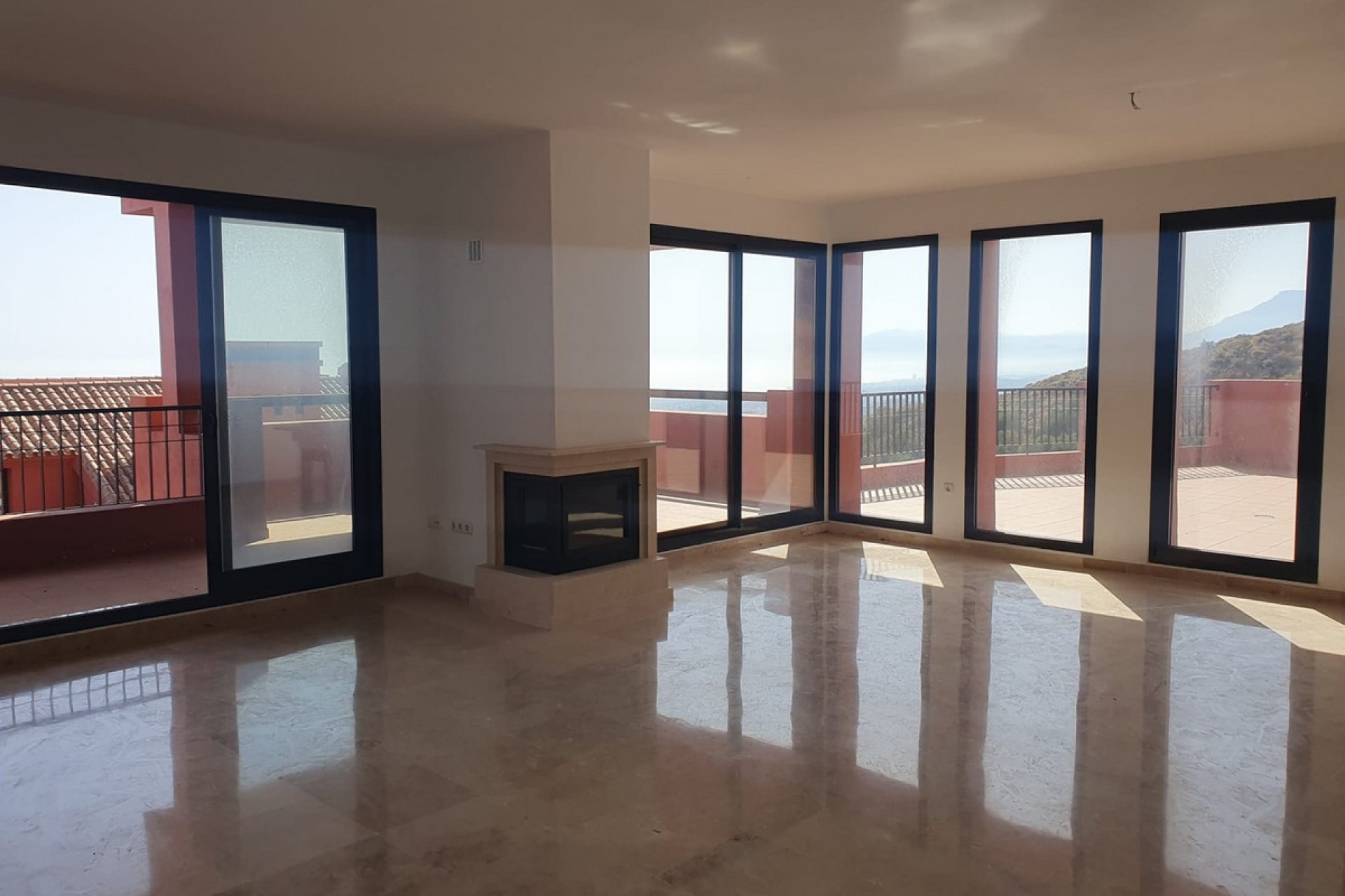 Resale - Apartment - Ground Floor Apartment - Mijas - Calahonda