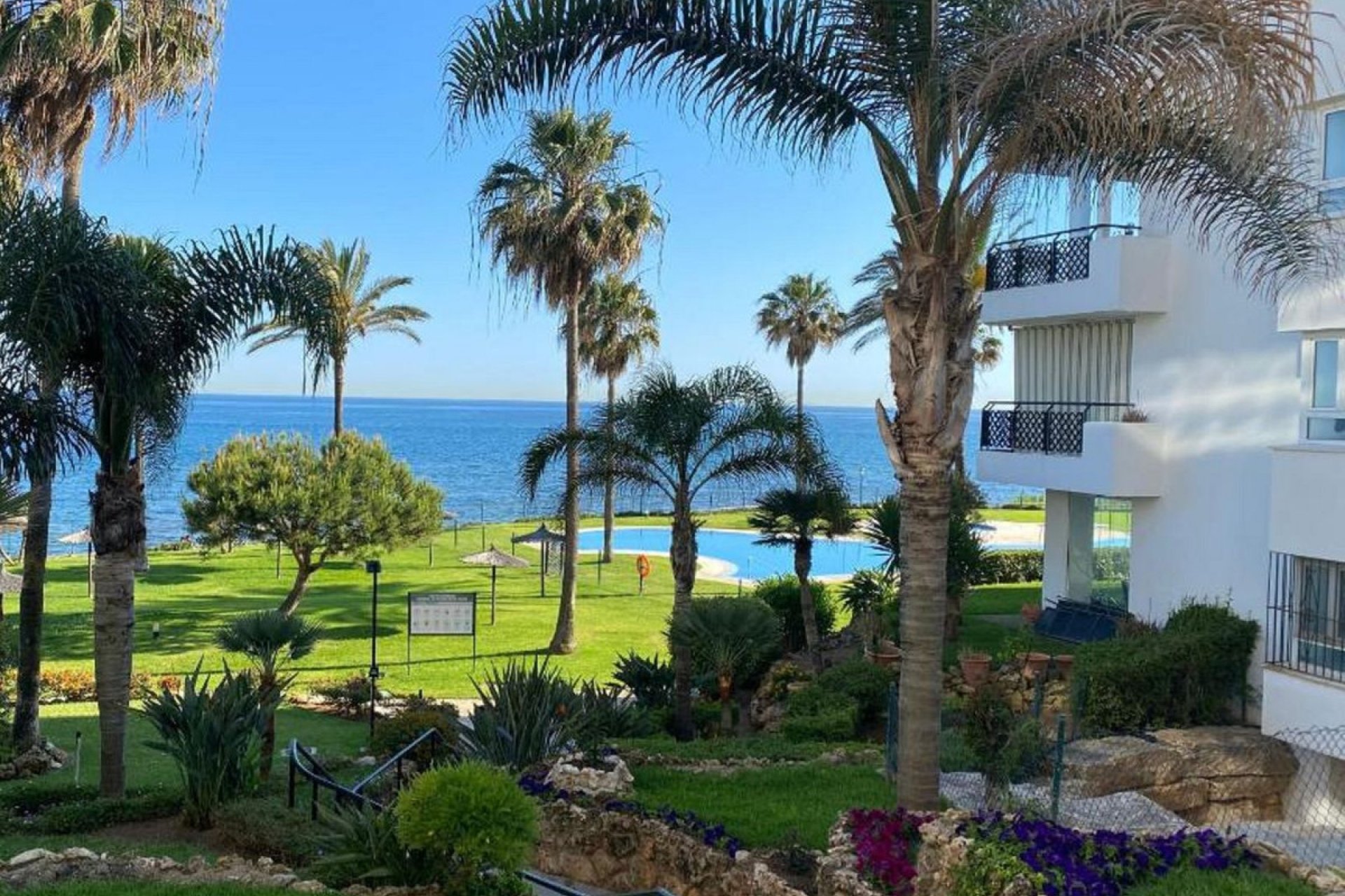 Resale - Apartment - Ground Floor Apartment - Mijas - Calahonda