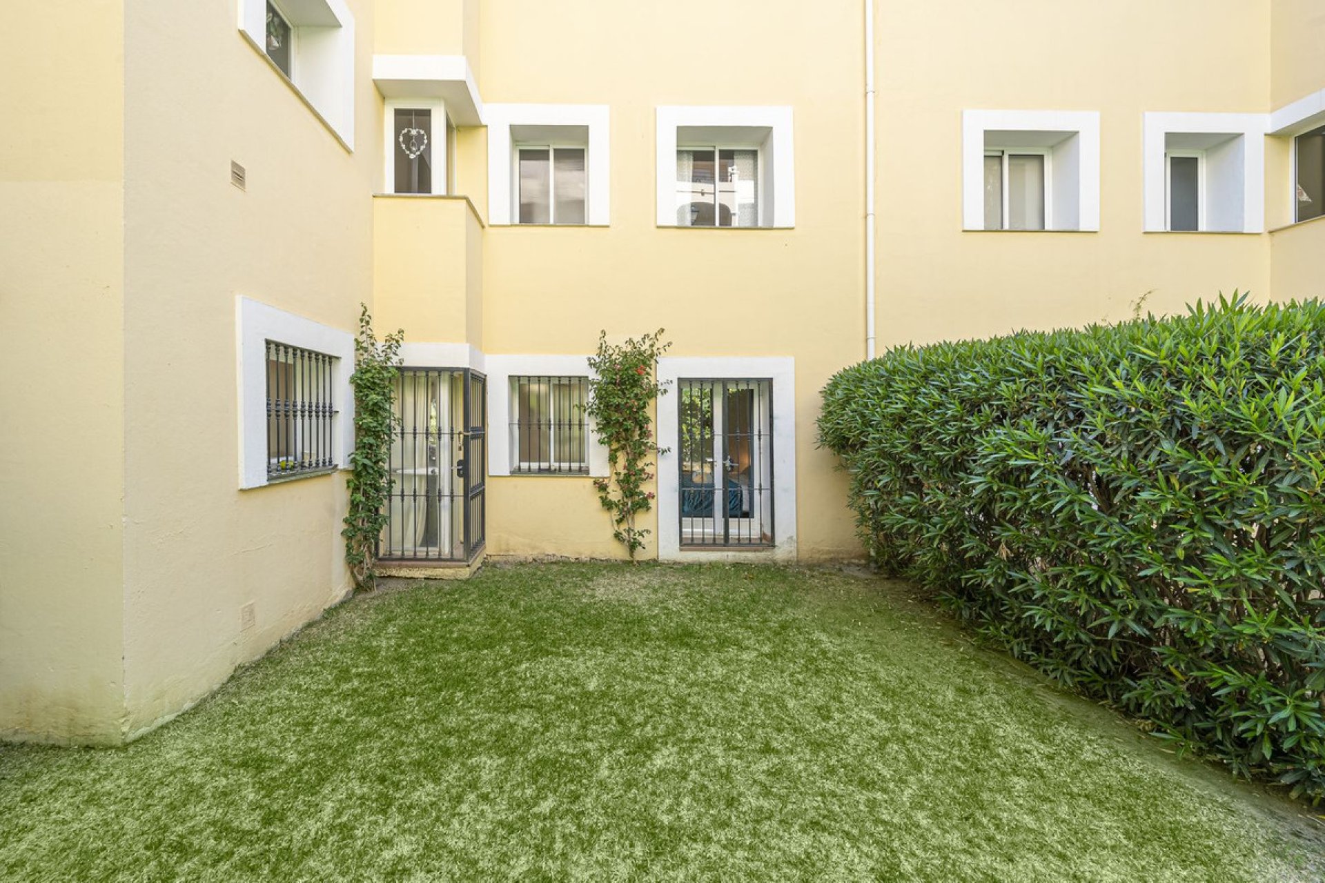 Resale - Apartment - La Quinta