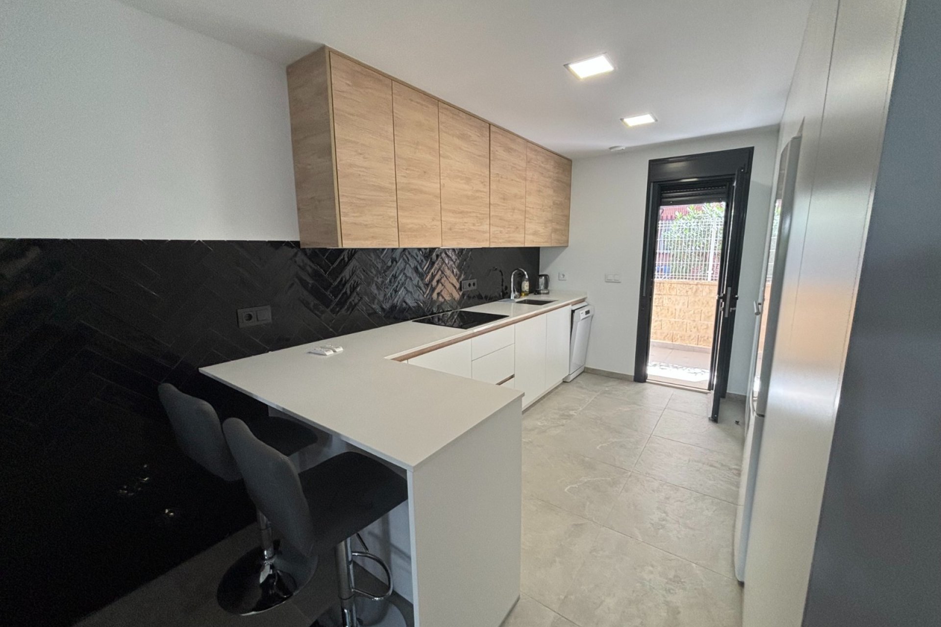 Resale - Apartment - Lo Pagan