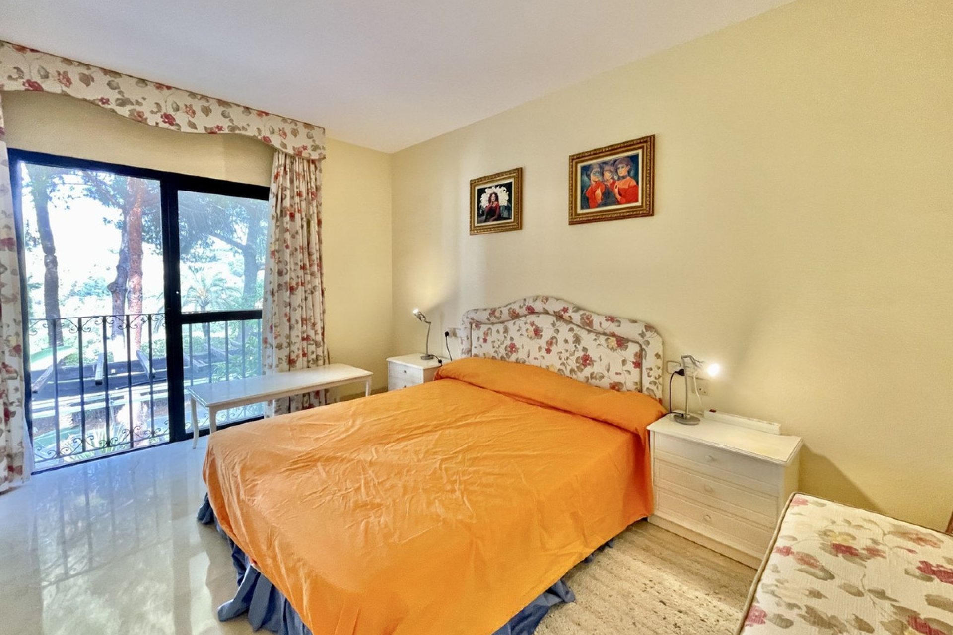 Resale - Apartment - Marbella