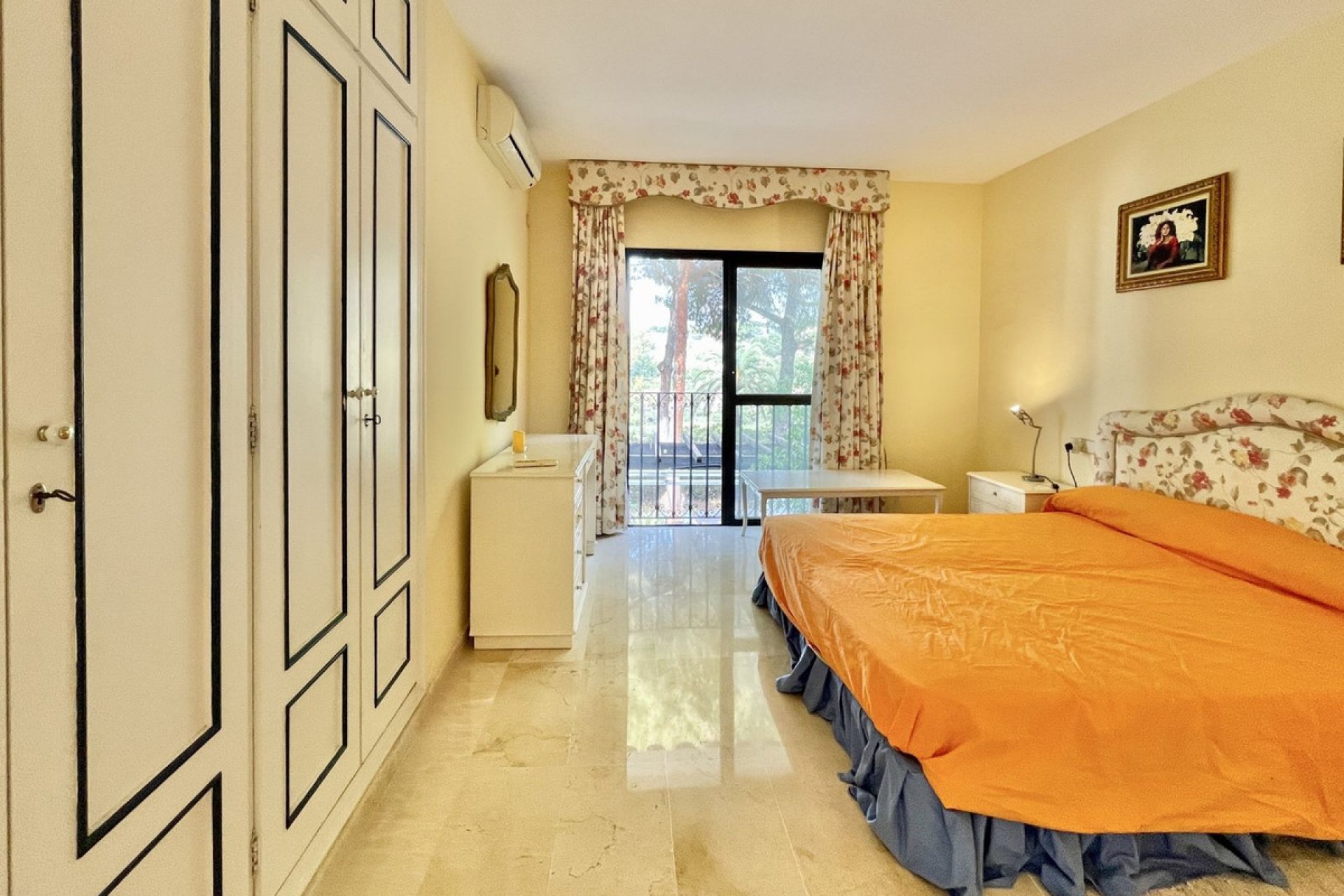 Resale - Apartment - Marbella