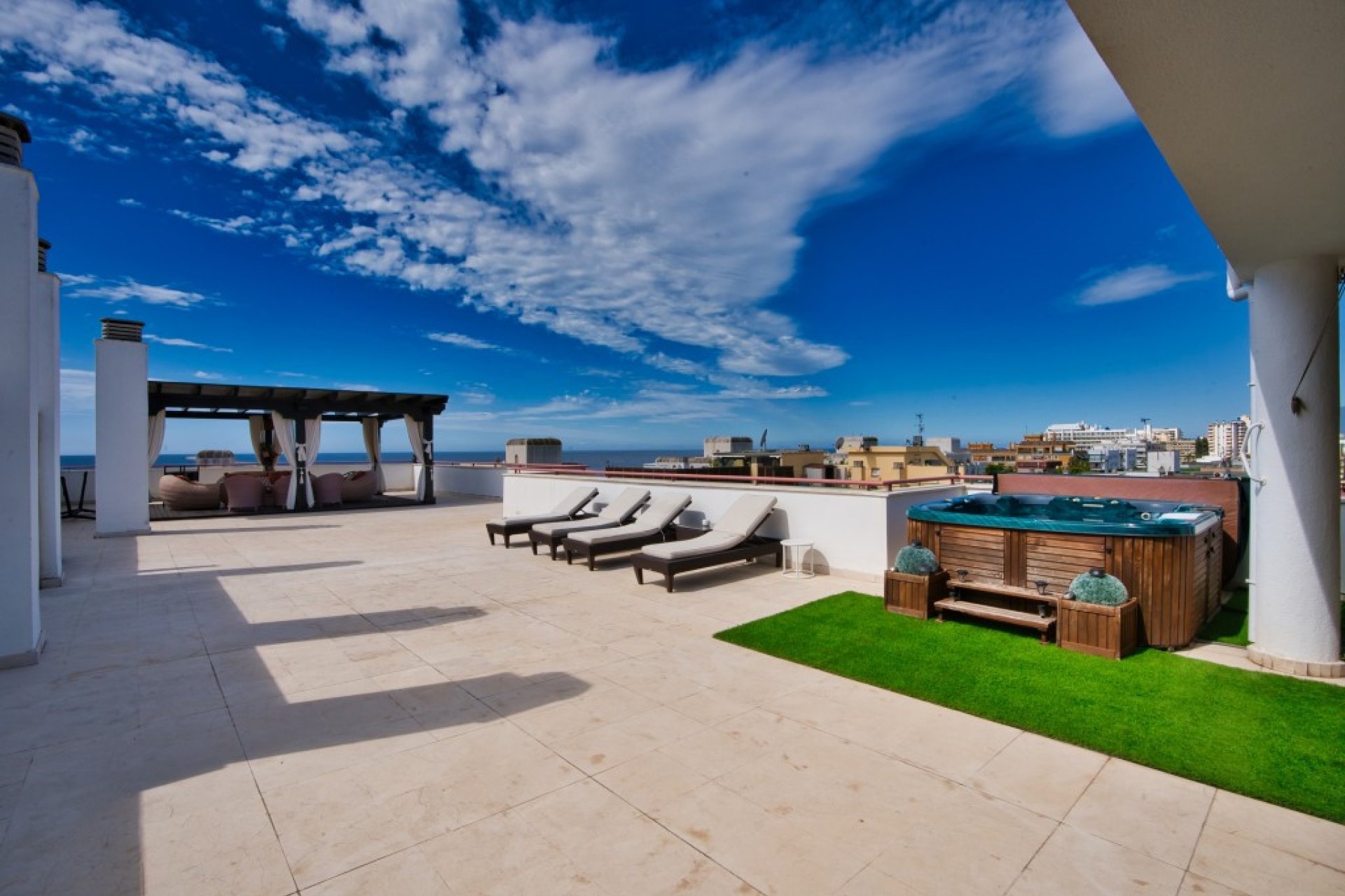 Resale - Apartment - Marbella